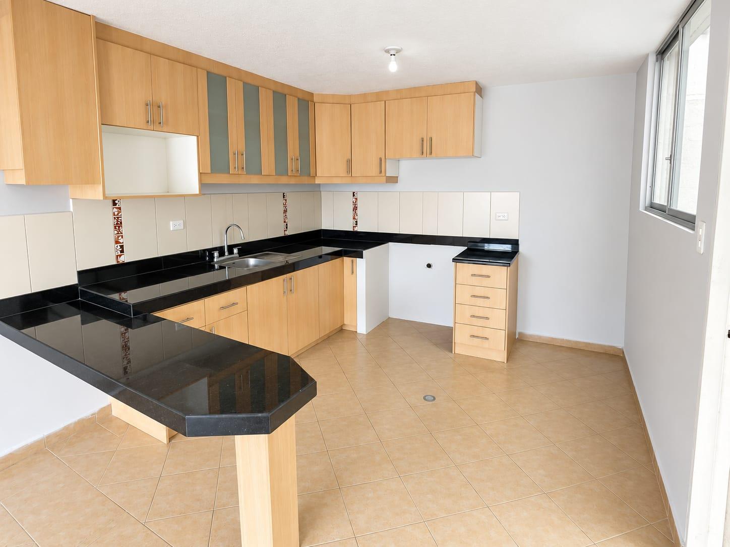Casa en venta en Pichincha | Quito | Mitad del Mundo, Mitad del Mundo – San Antonio de Pichincha, Conjunto Carolina, Av. Equinoccial, 90 m²