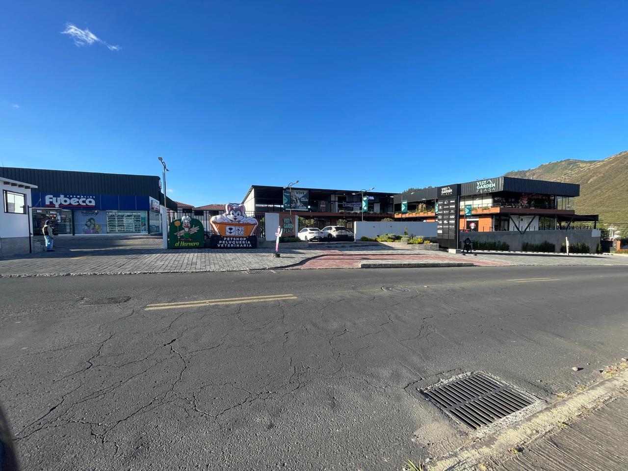 Local en alquiler en Pichincha | Quito | La Armenia, Sebastián de Benalcázar y Enrique Gil, 70 m²