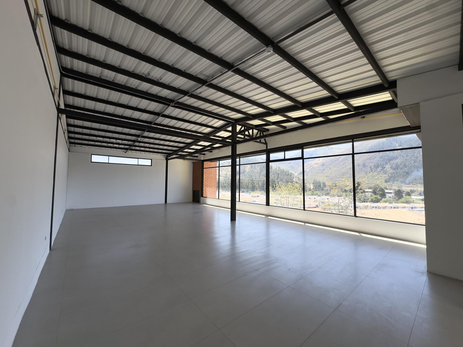 Local en alquiler en Pichincha | Quito | La Armenia, Vista Garden Plaza Sebastián de Benalcázar y Enrique Gil, 90 m²