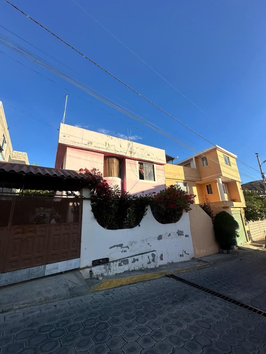 De oportunidad casa en venta Guayllabamba, con arboles frutales