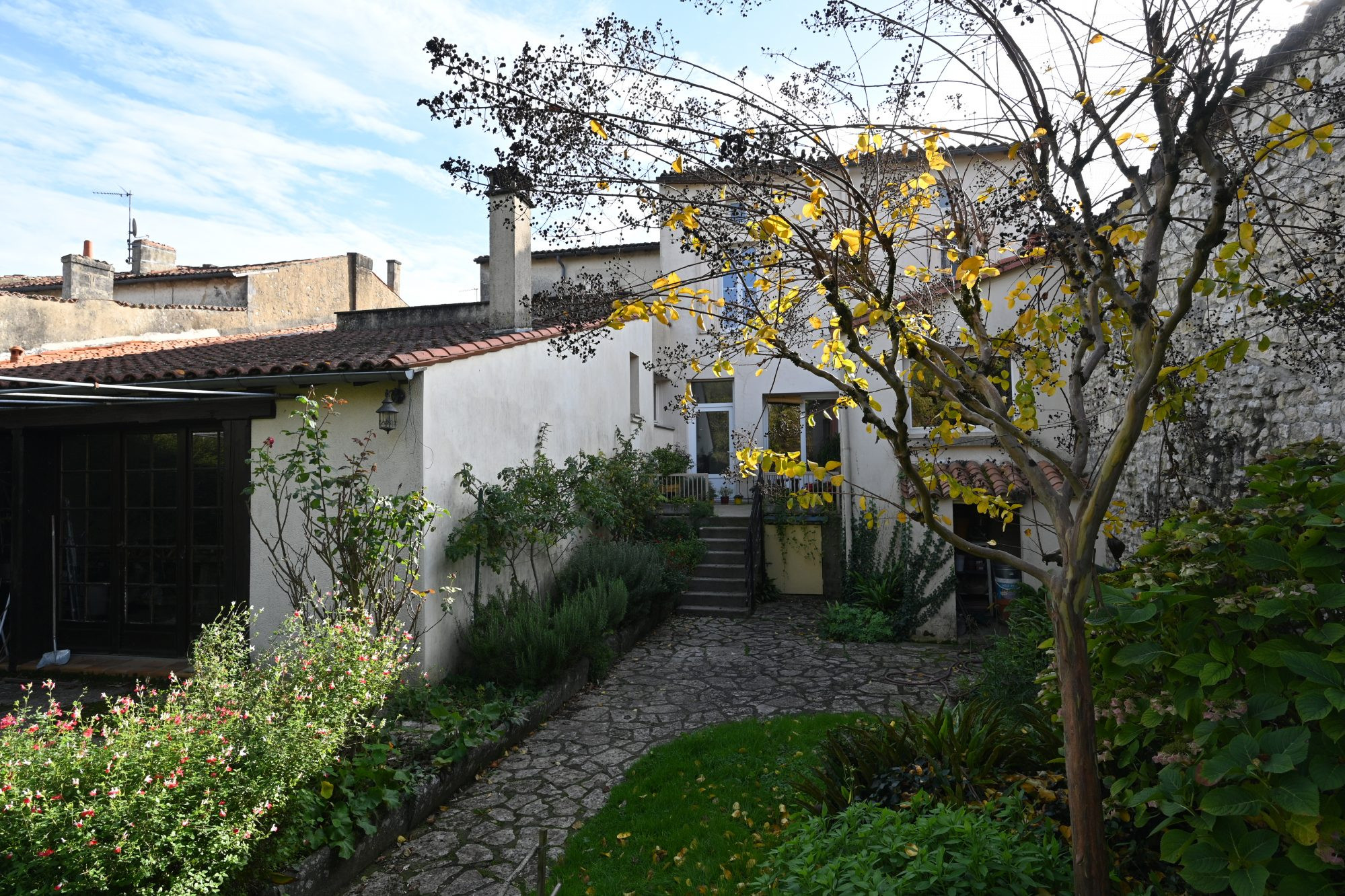 Immeuble à vendre à Saint-Jean-d'Angély