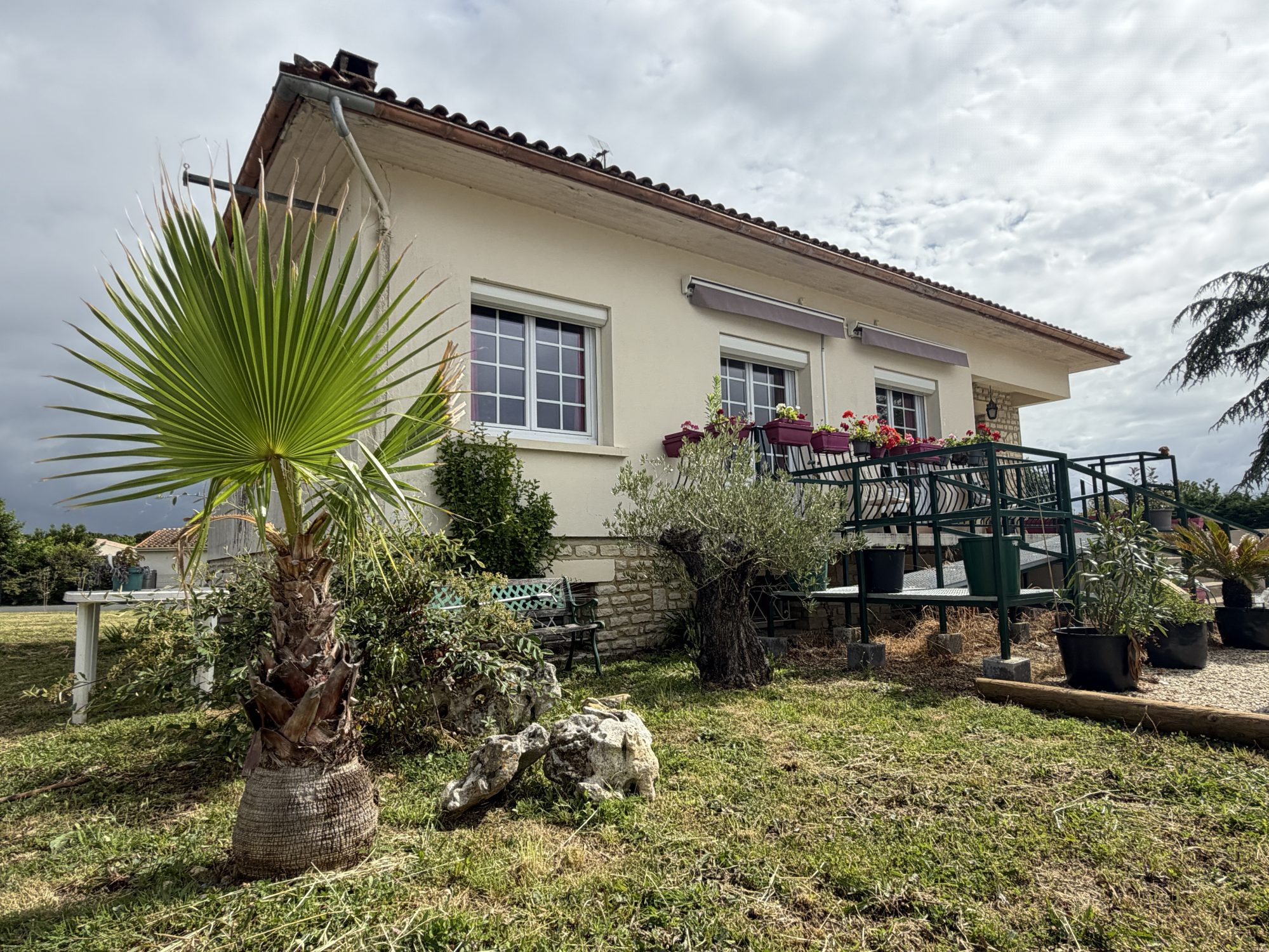 Maison à vendre à Saint-Genis-de-Saintonge, 87 m²
