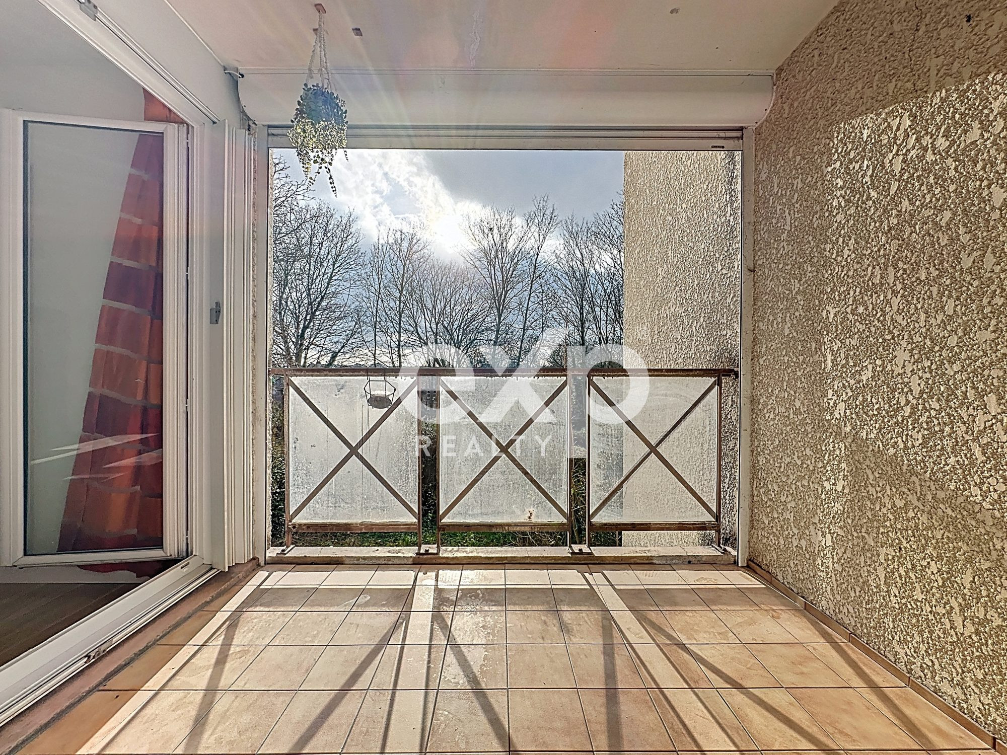 Appartement en excellent état avec terrasse, cave et parking