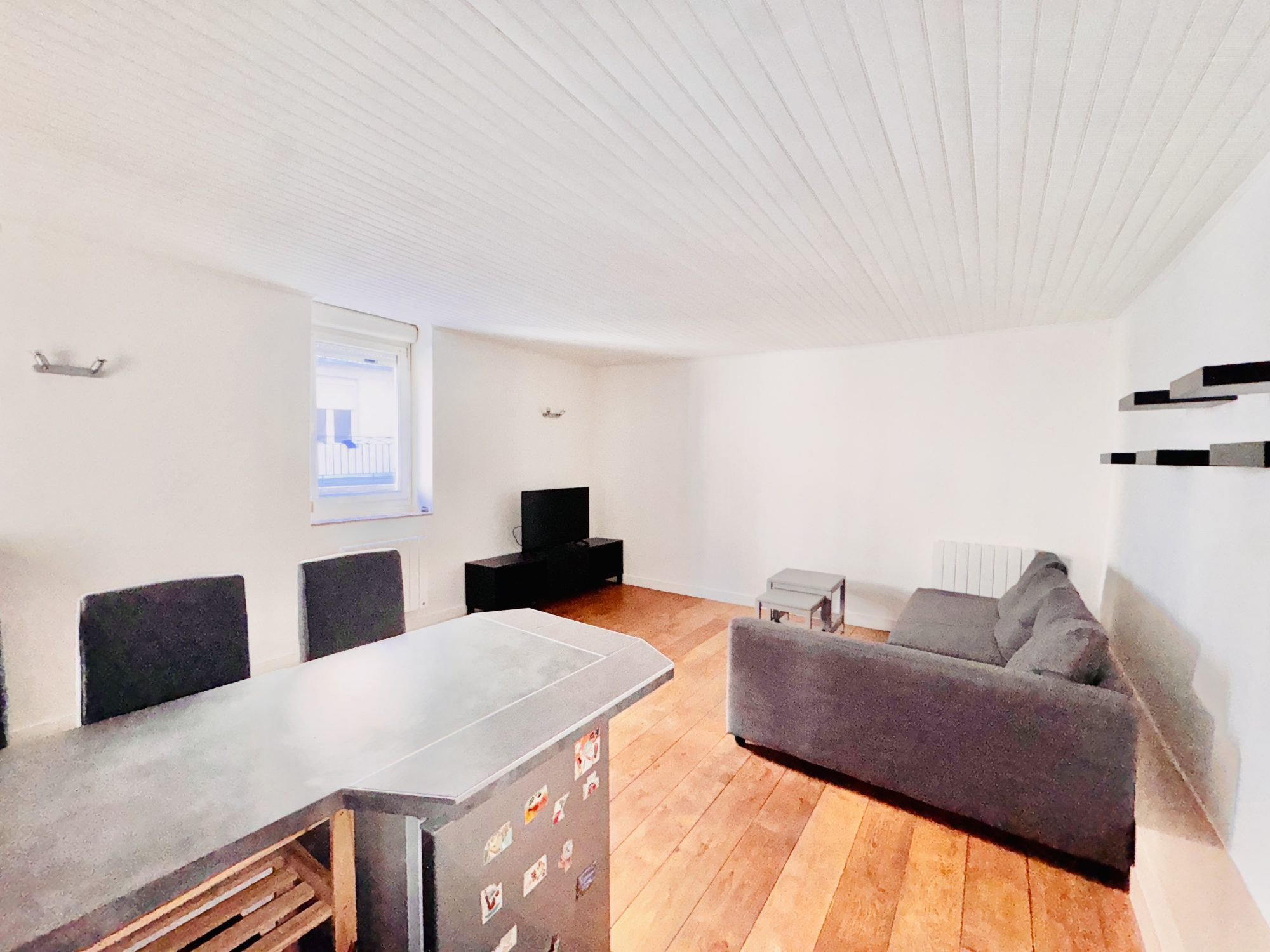 Singulier T2 MEUBLE de 49 m² - la Boucle BESANCON