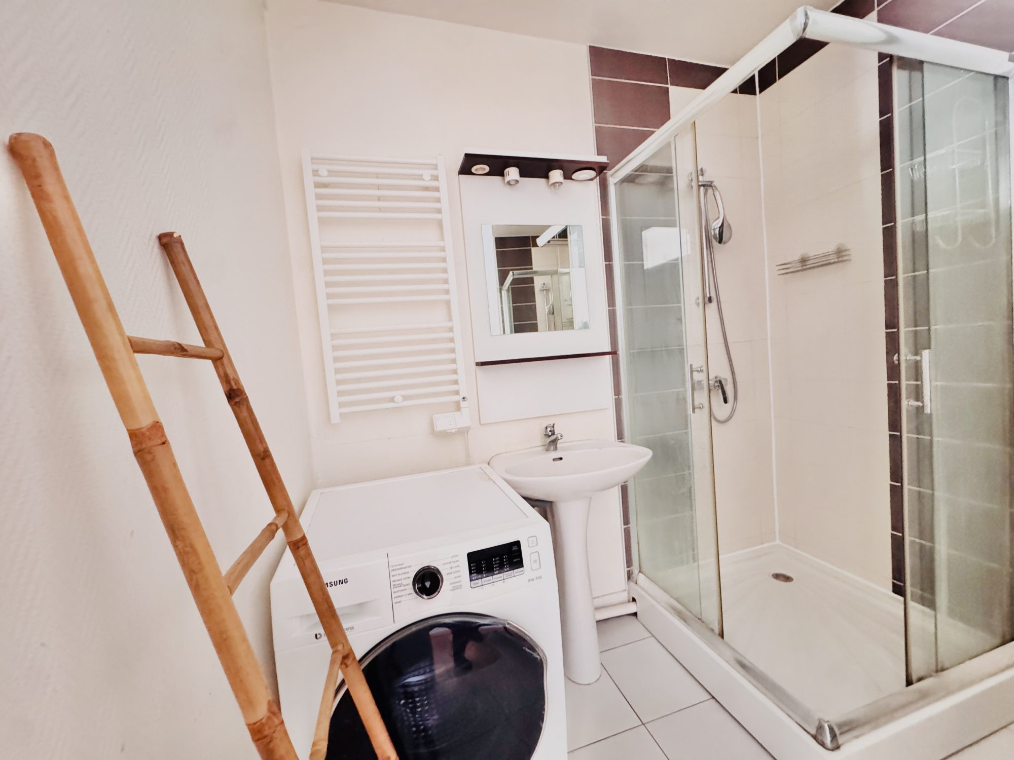 Singulier T2 MEUBLE de 49 m² - la Boucle BESANCON