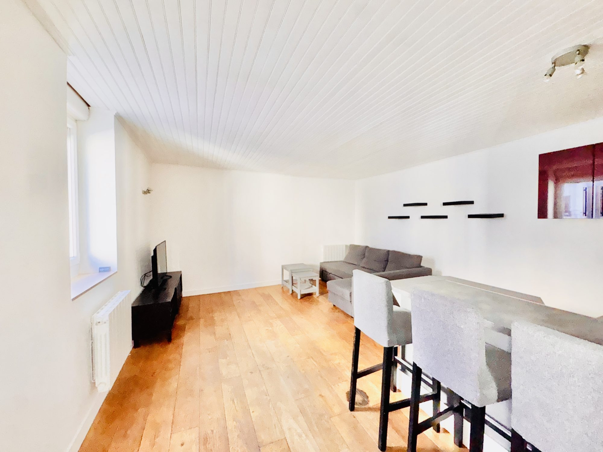 Singulier T2 MEUBLE de 49 m² - la Boucle BESANCON