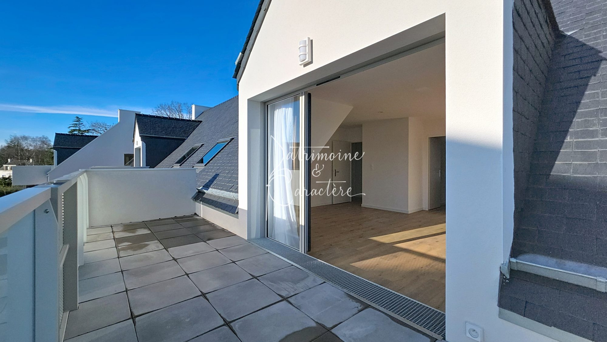 Large and Bright 4-Room Apartment for Rent 5