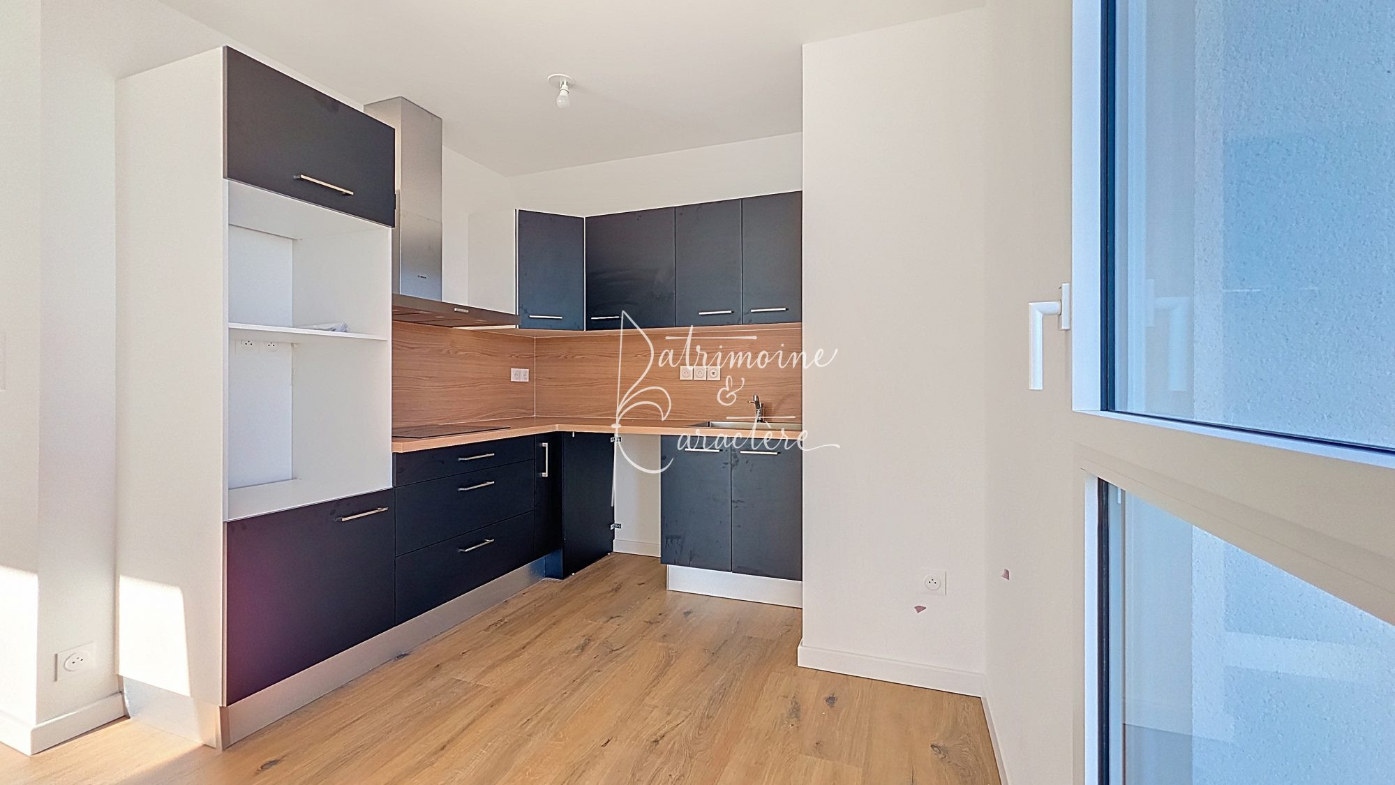 Large and Bright 4-Room Apartment for Rent 4