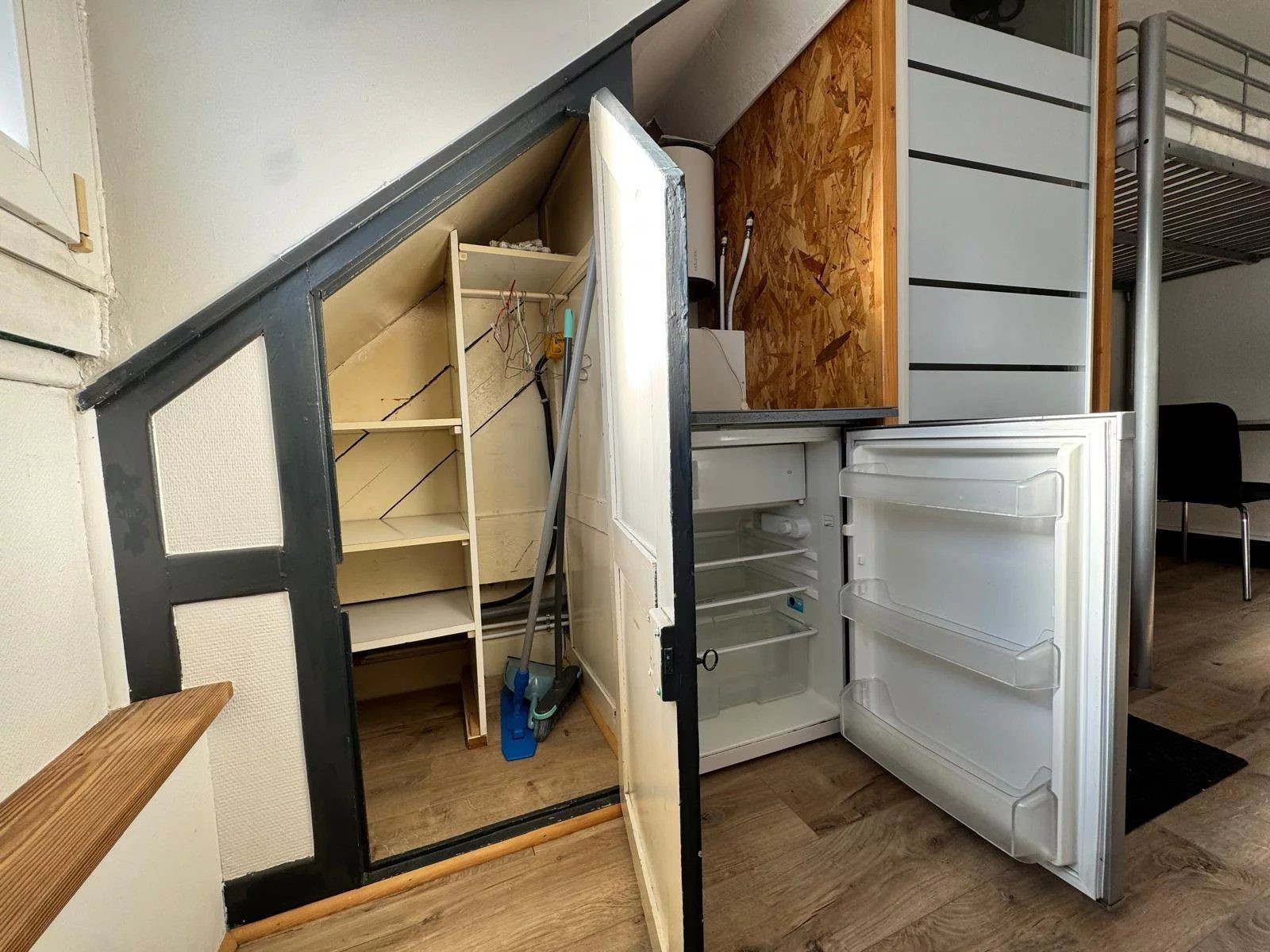 CHAMBRE MEUBLEE avec stationnement - Quartier Clémenceau / Butte