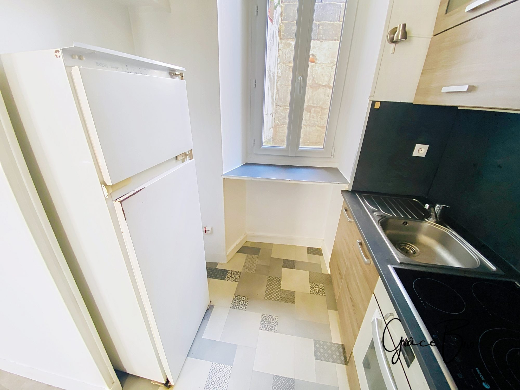 Bright 2-room apartment 35m² in the heart of Saintes 4