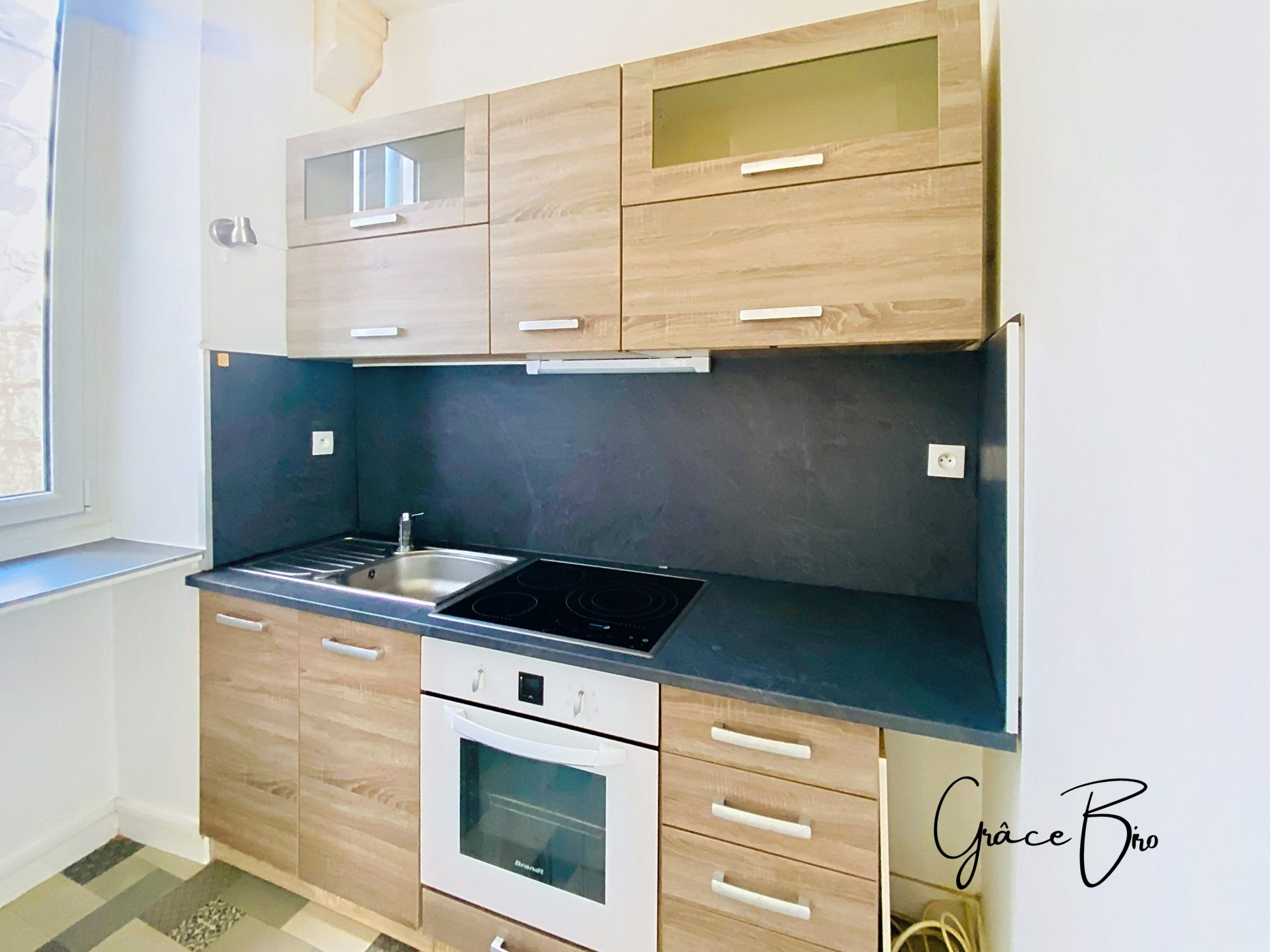 Bright 2-room apartment 35m² in the heart of Saintes 3