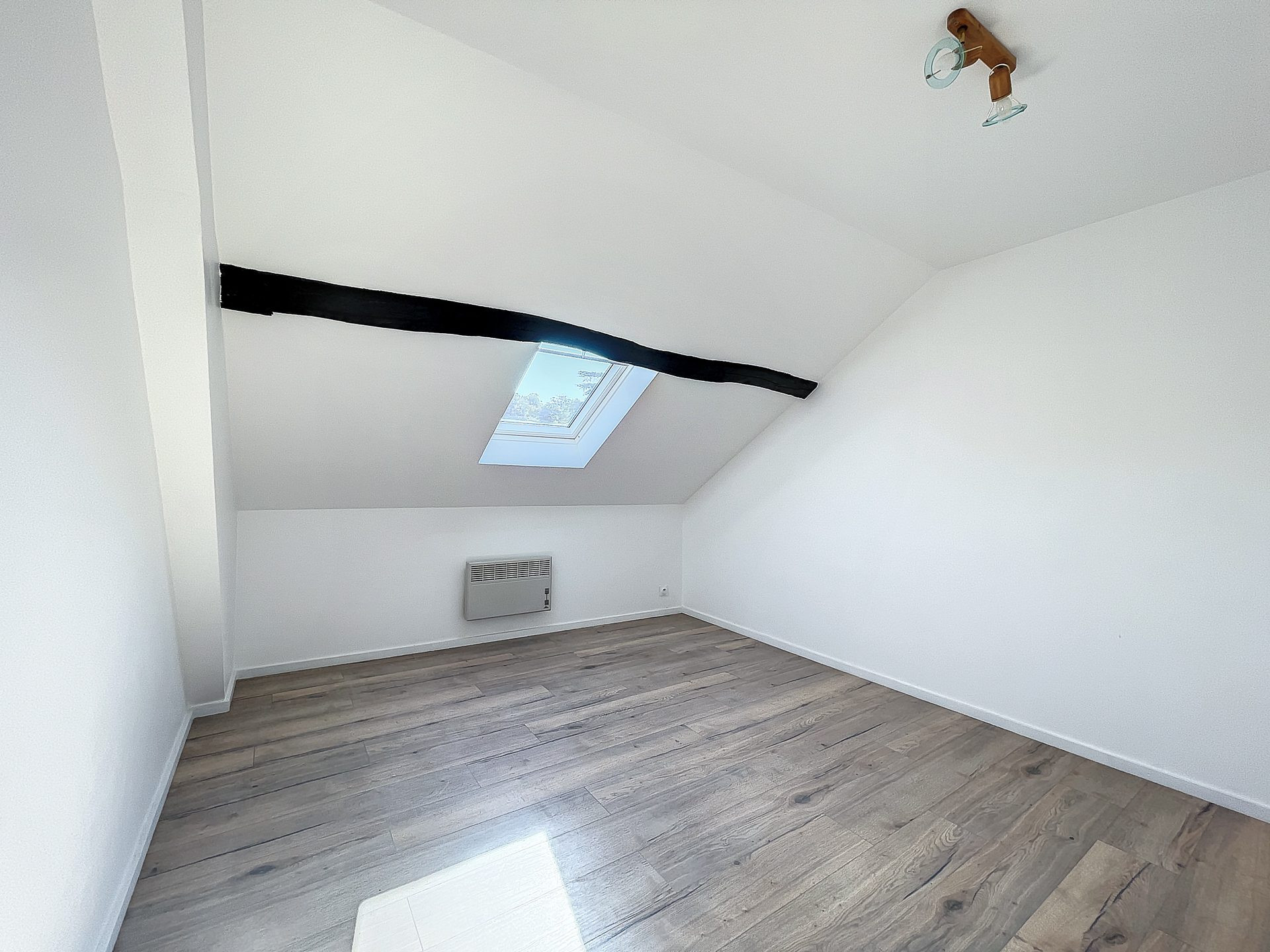 Appartement à louer à Lormaye, 27 m²