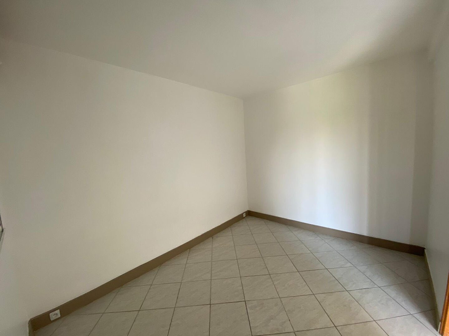 Appartement à louer à Avon, 43 m²