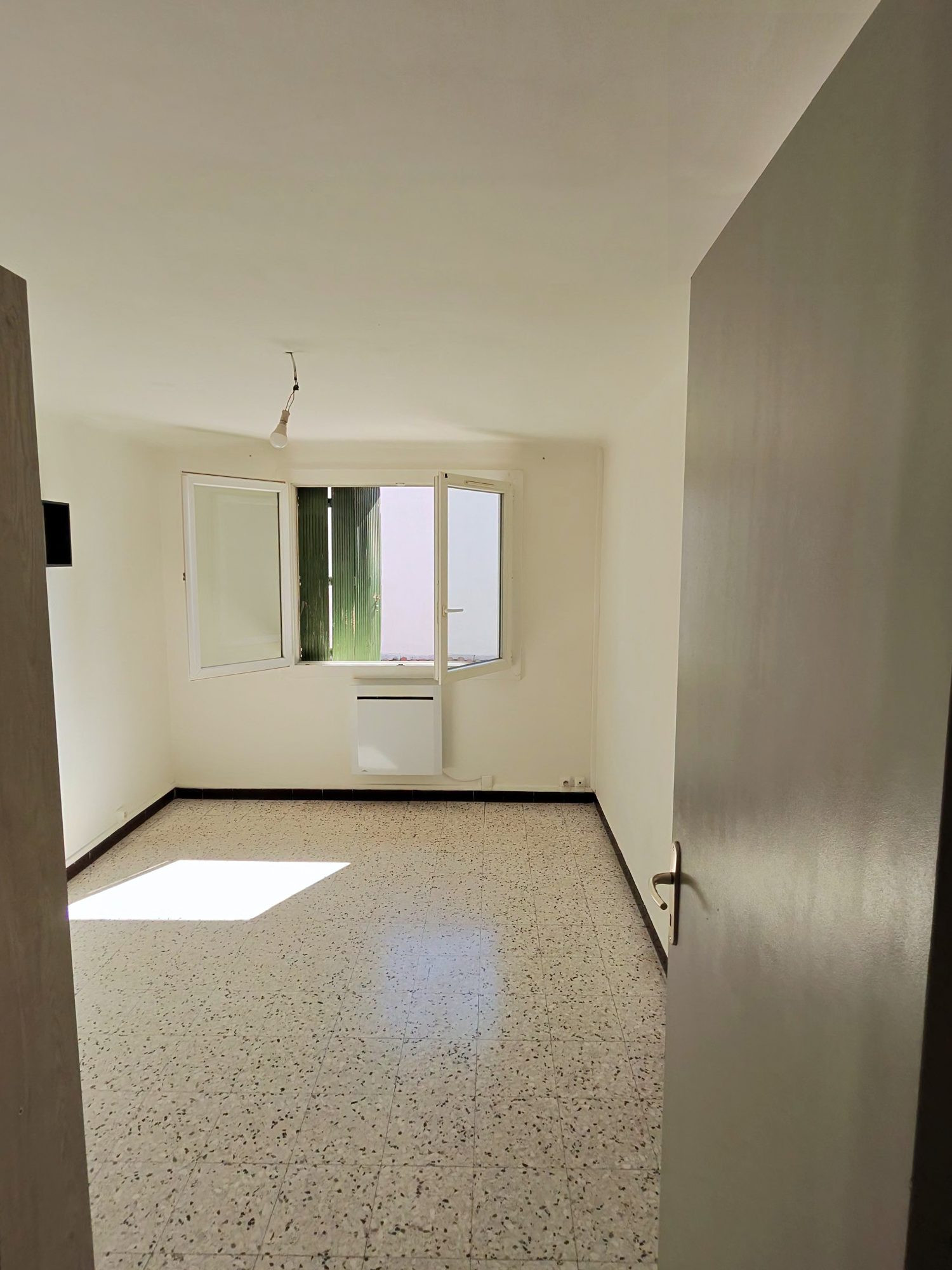 Appartement à louer à Solliès-Pont, 42 m²
