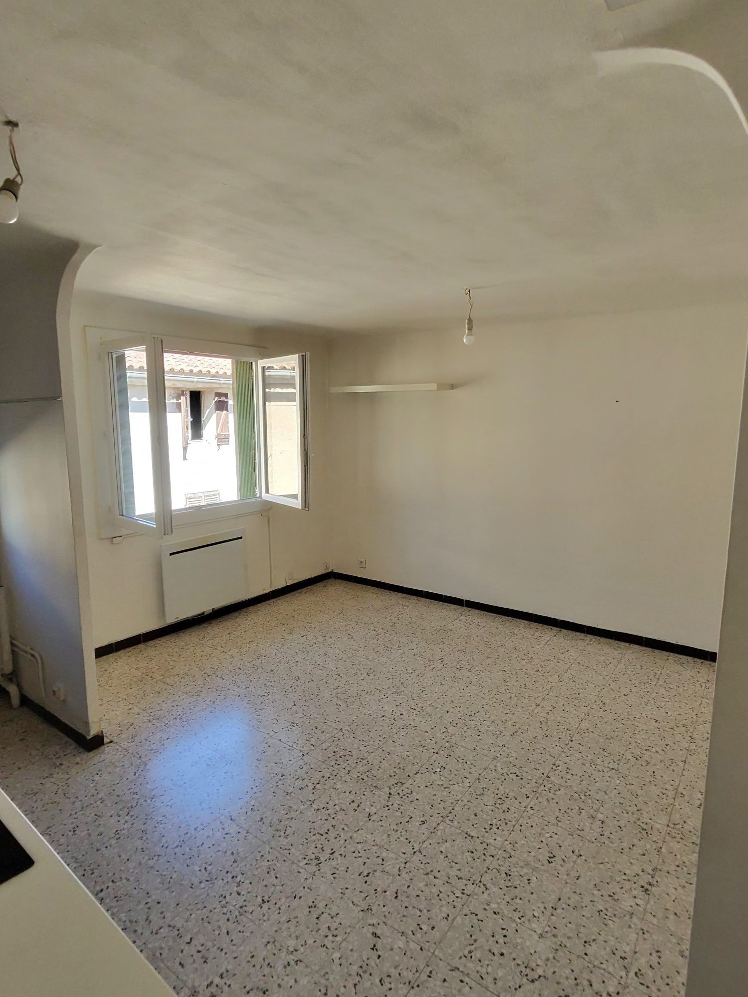 Appartement à louer à Solliès-Pont, 42 m²