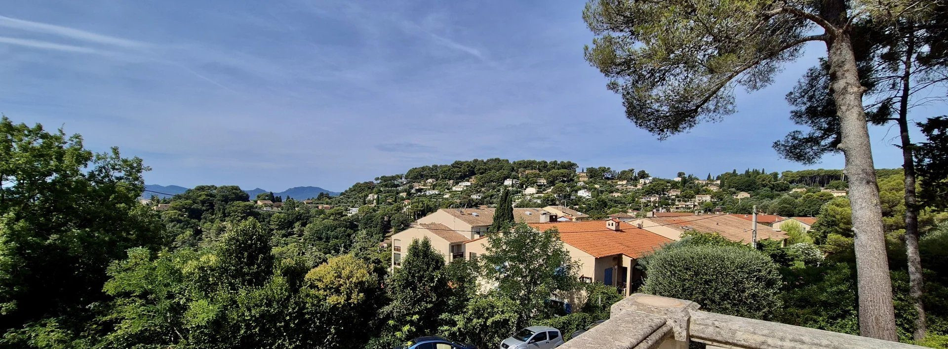 Maison à louer à Mougins, 204 m²