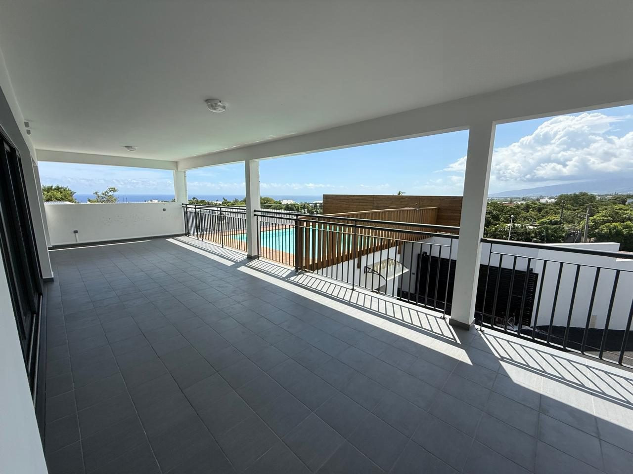 Maison à louer à Saint-Pierre, 250 m²