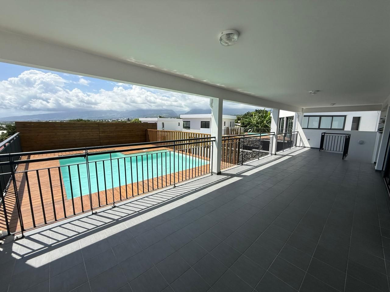 Maison à louer à Saint-Pierre, 250 m²