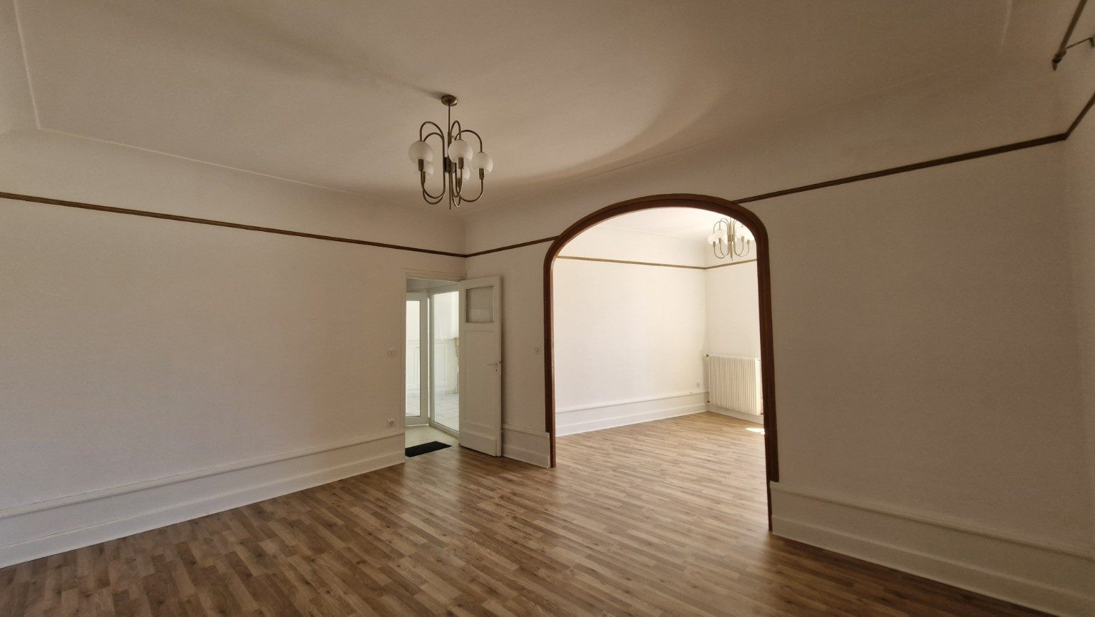 Maison à louer à Pierre-de-Bresse, 129 m²
