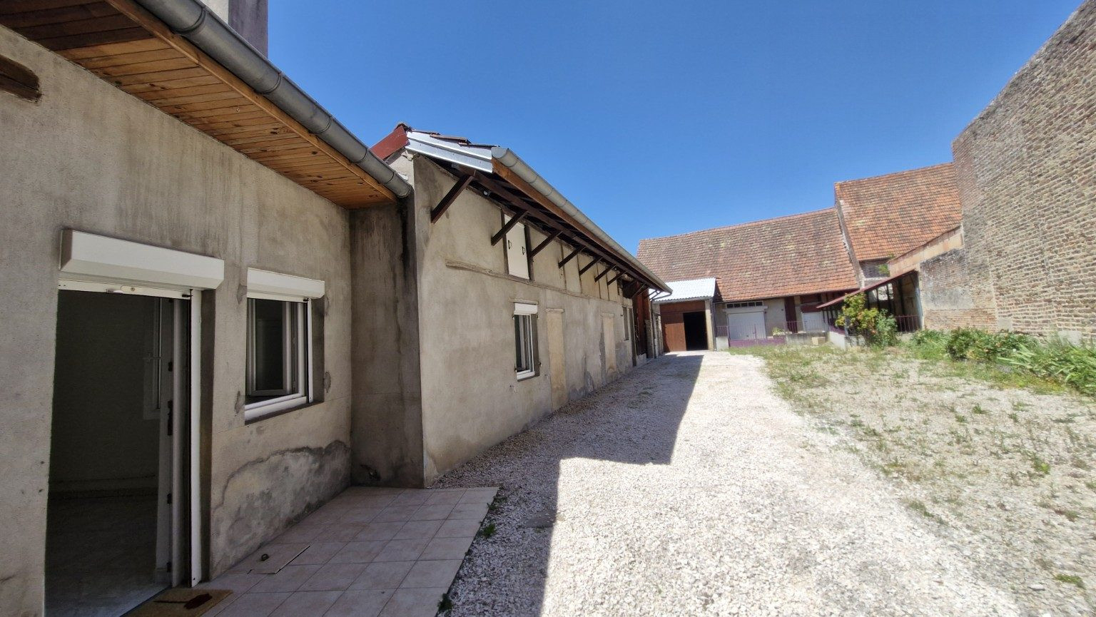Maison à louer à Pierre-de-Bresse, 129 m²