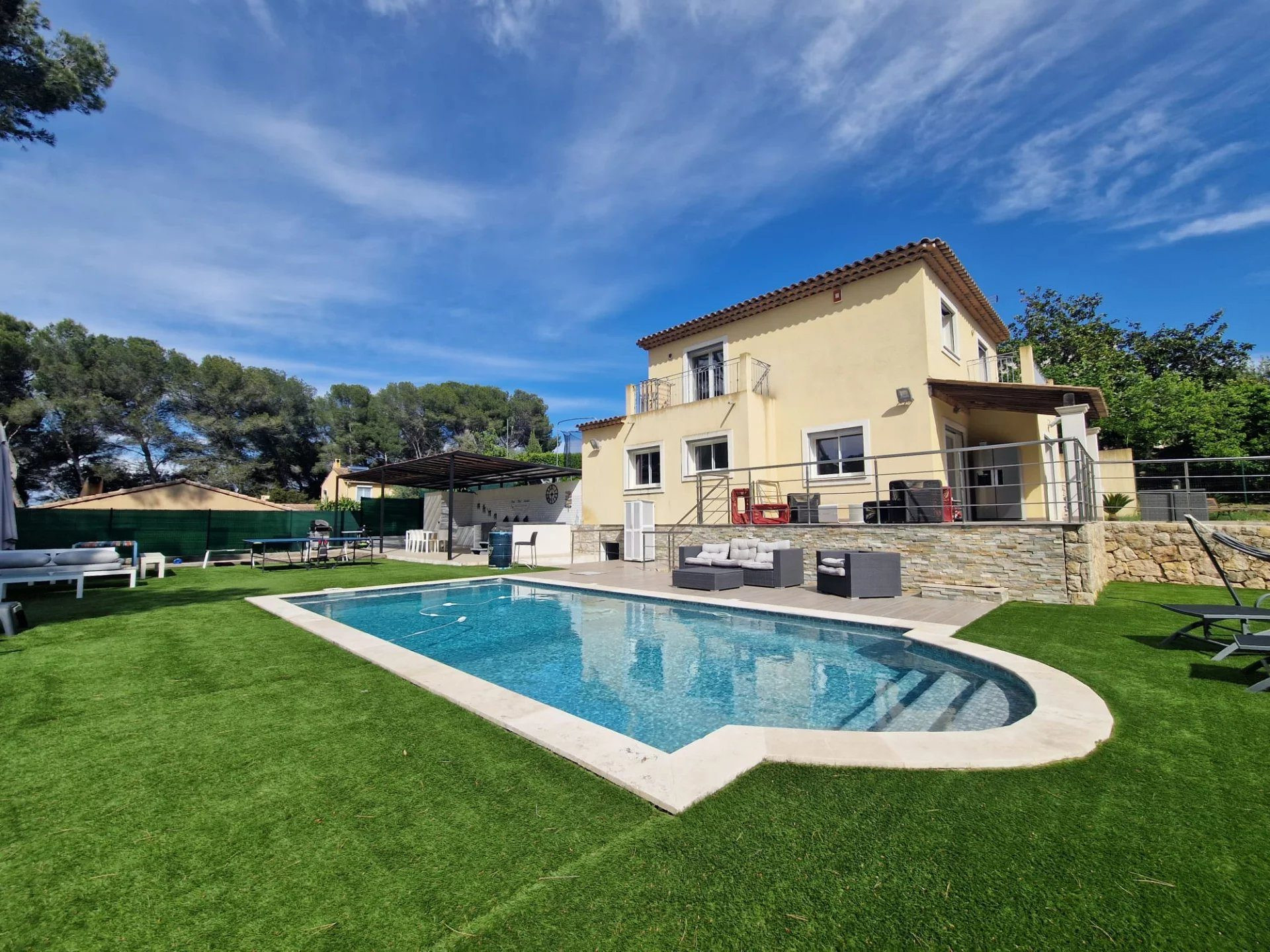 Très belle villa familiale à louer en meublé