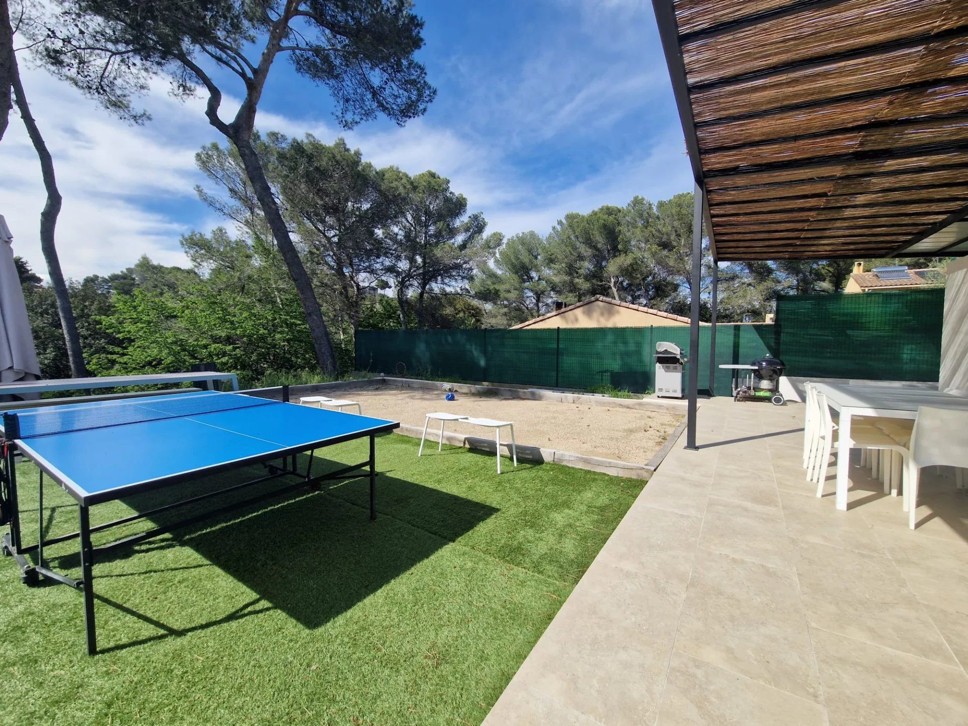 Maison à louer à Vallauris, 190 m²