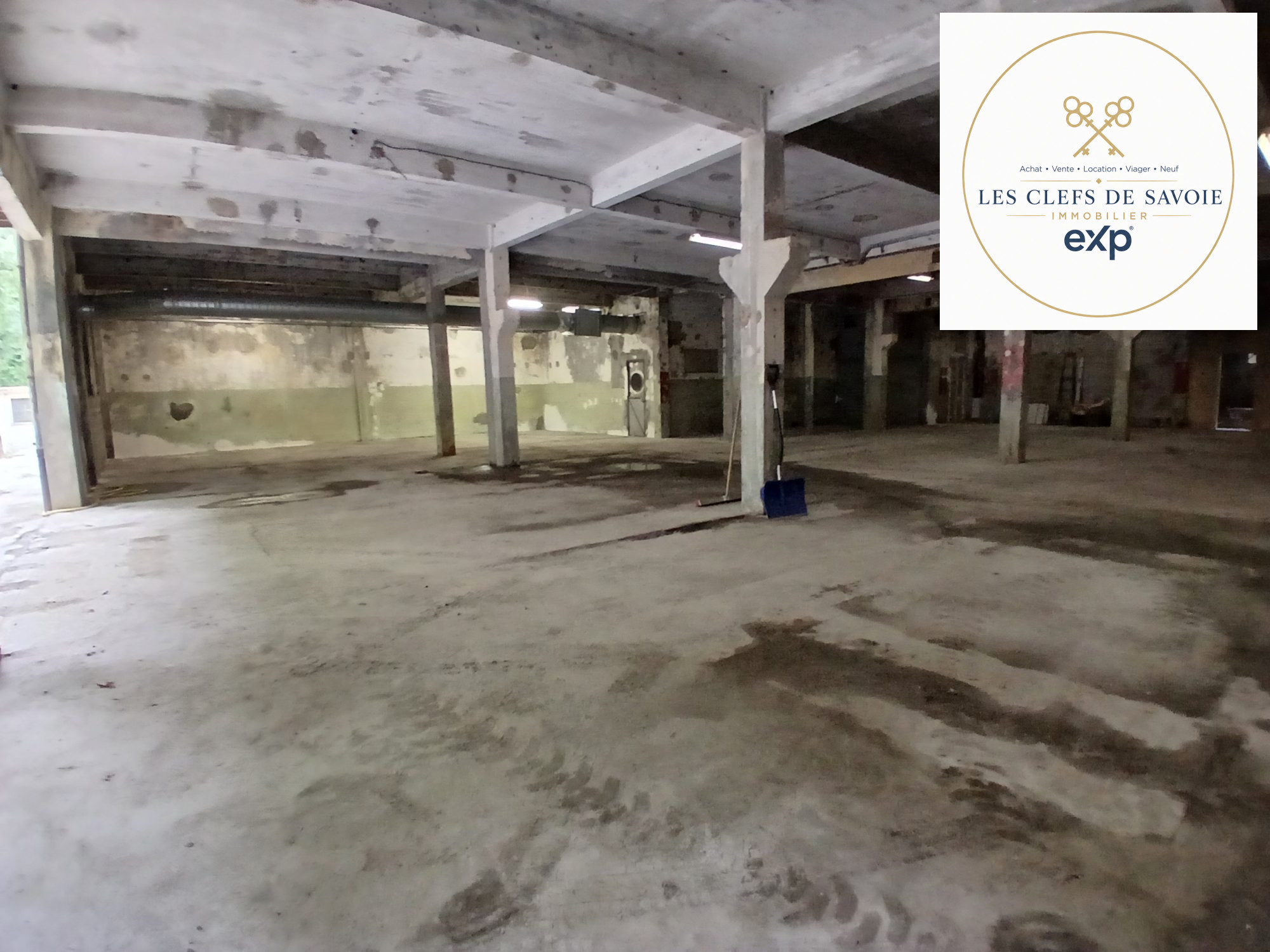 Froges 110 m2 Commercial Space 3