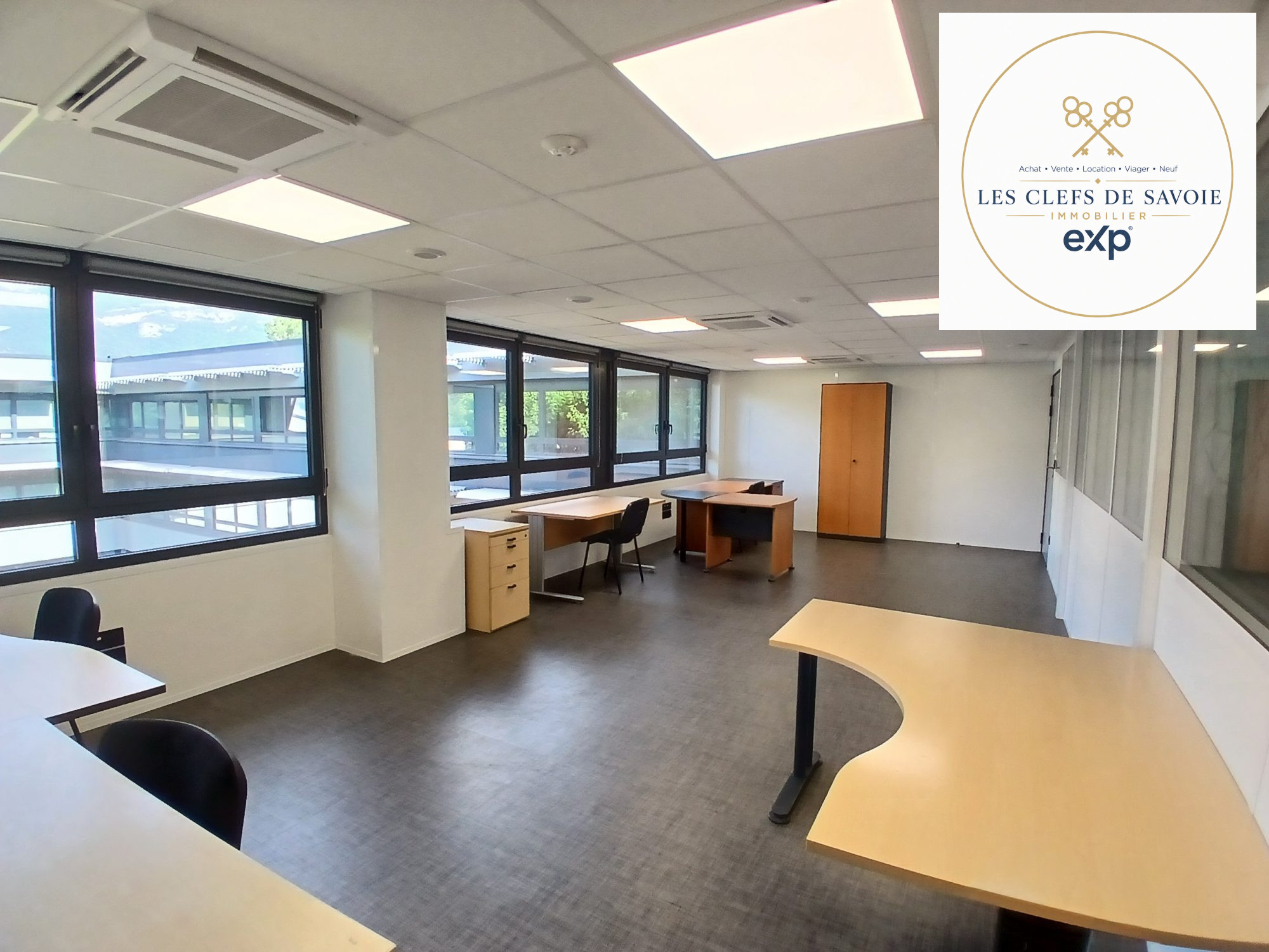Commercial Real Estate for rent in Avenue de Savoie, Le Cheylas