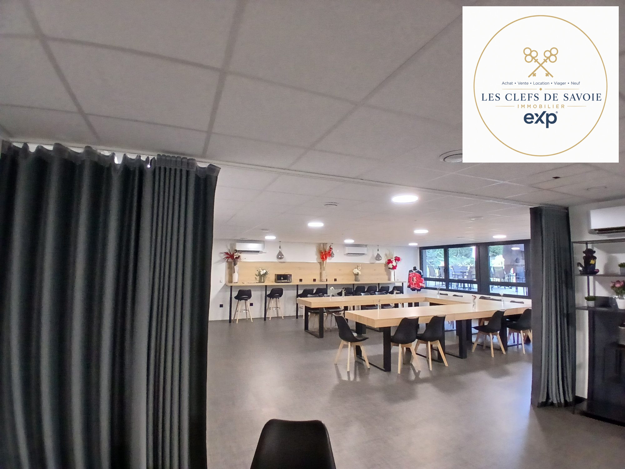 Commercial Real Estate for rent in Avenue de Savoie, Le Cheylas