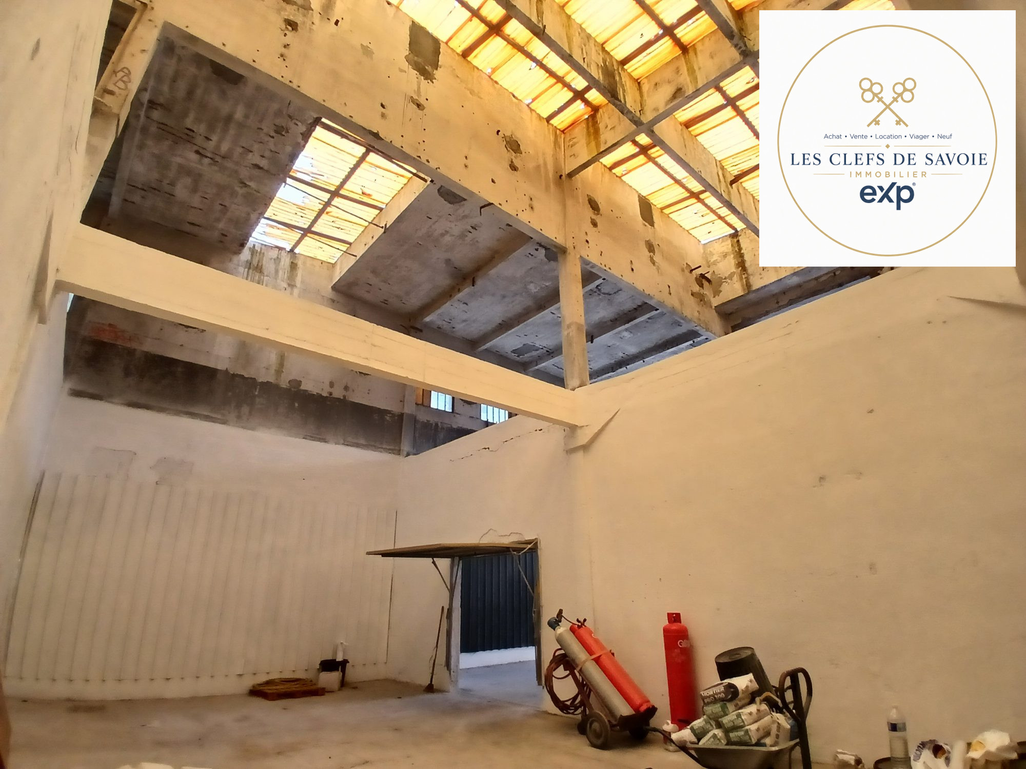300m2 Commercial Space Cheylas 2
