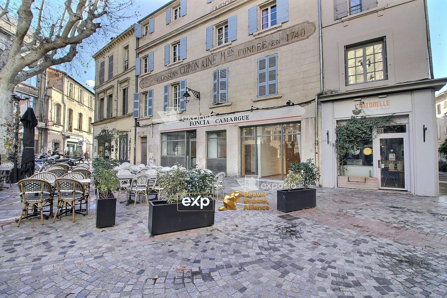 Commercial Space 196 m² 3