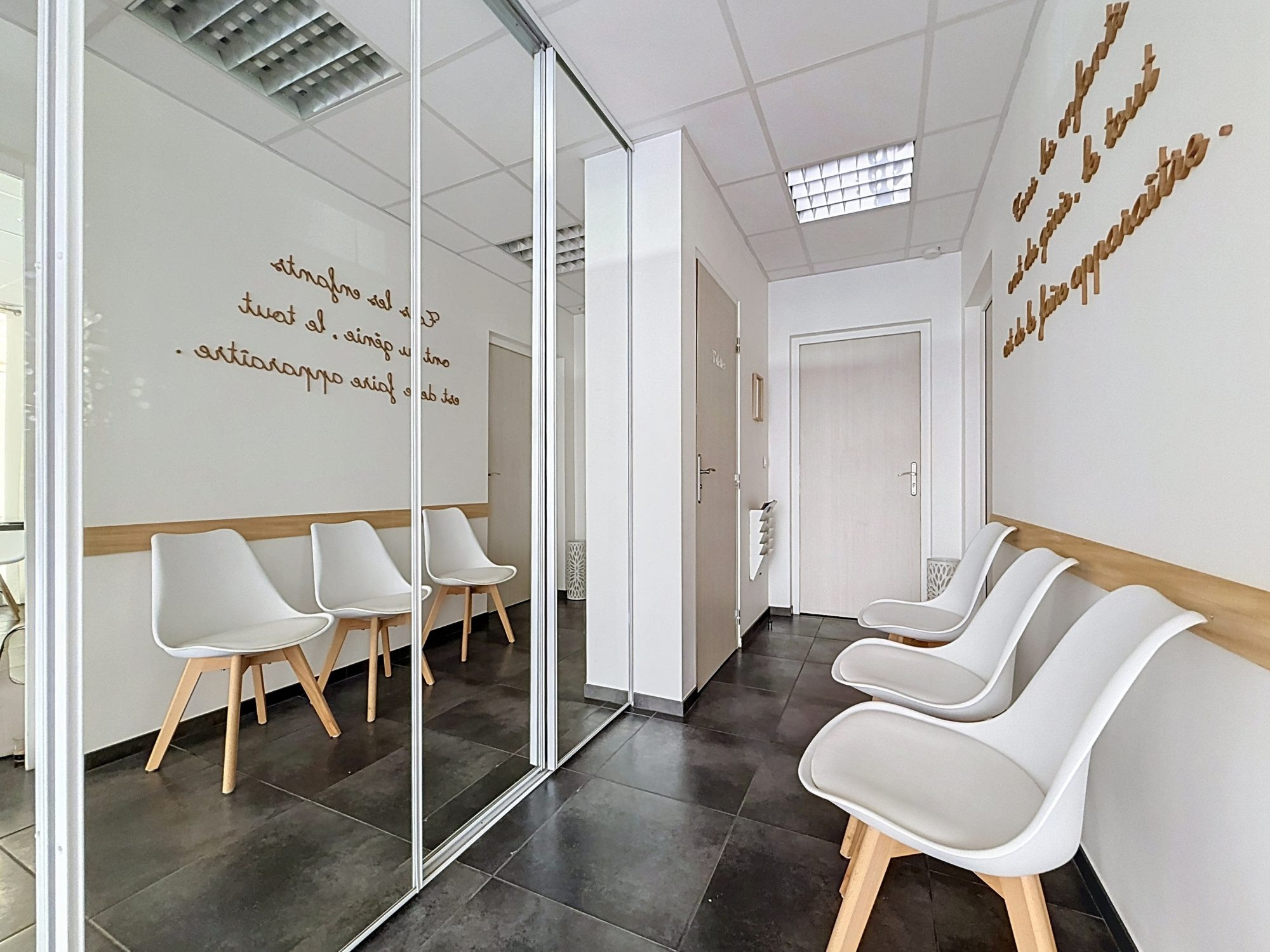 Immobilier pro à louer à Fréjus