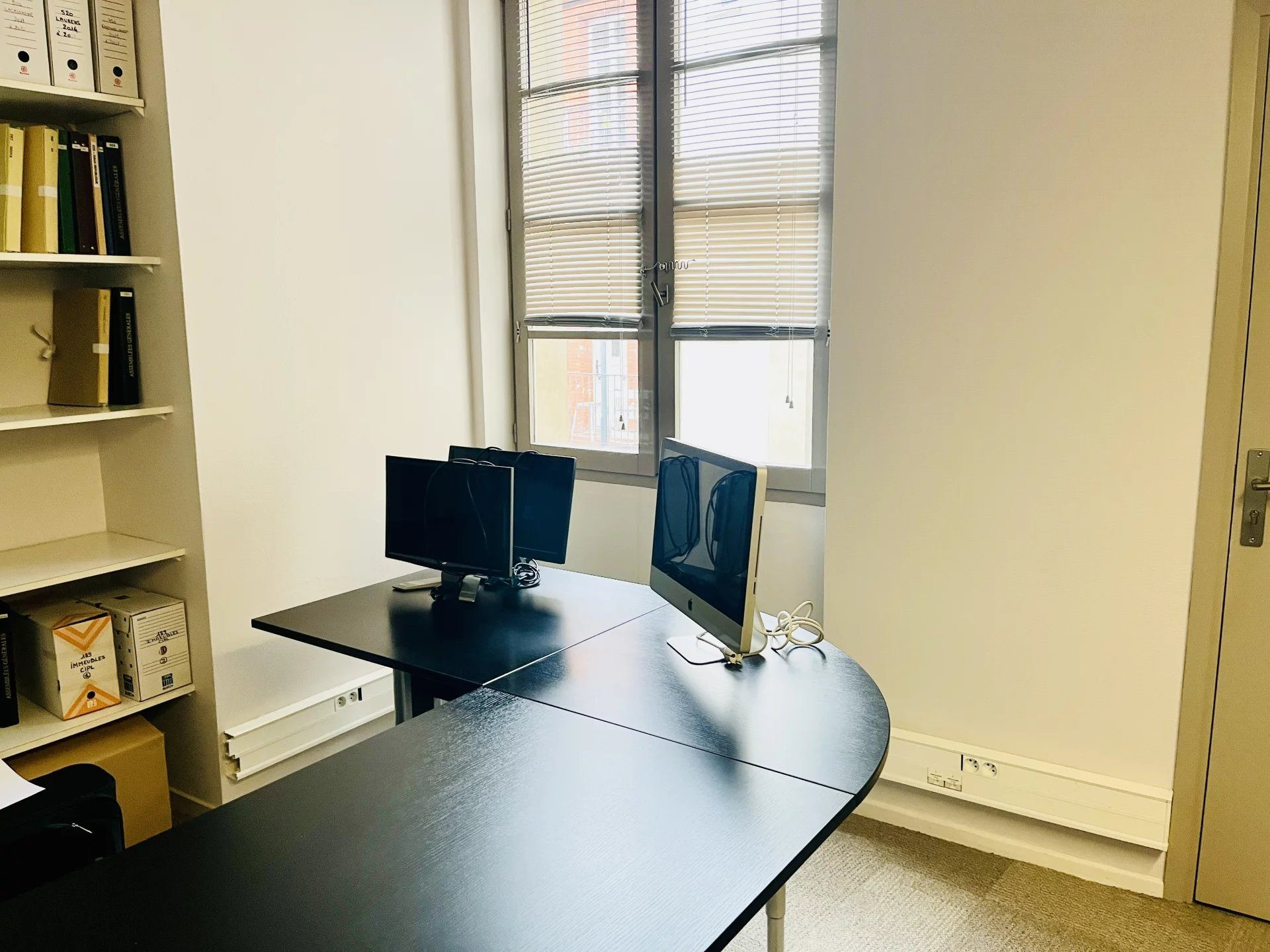 Office Space 128 m² City Center 4
