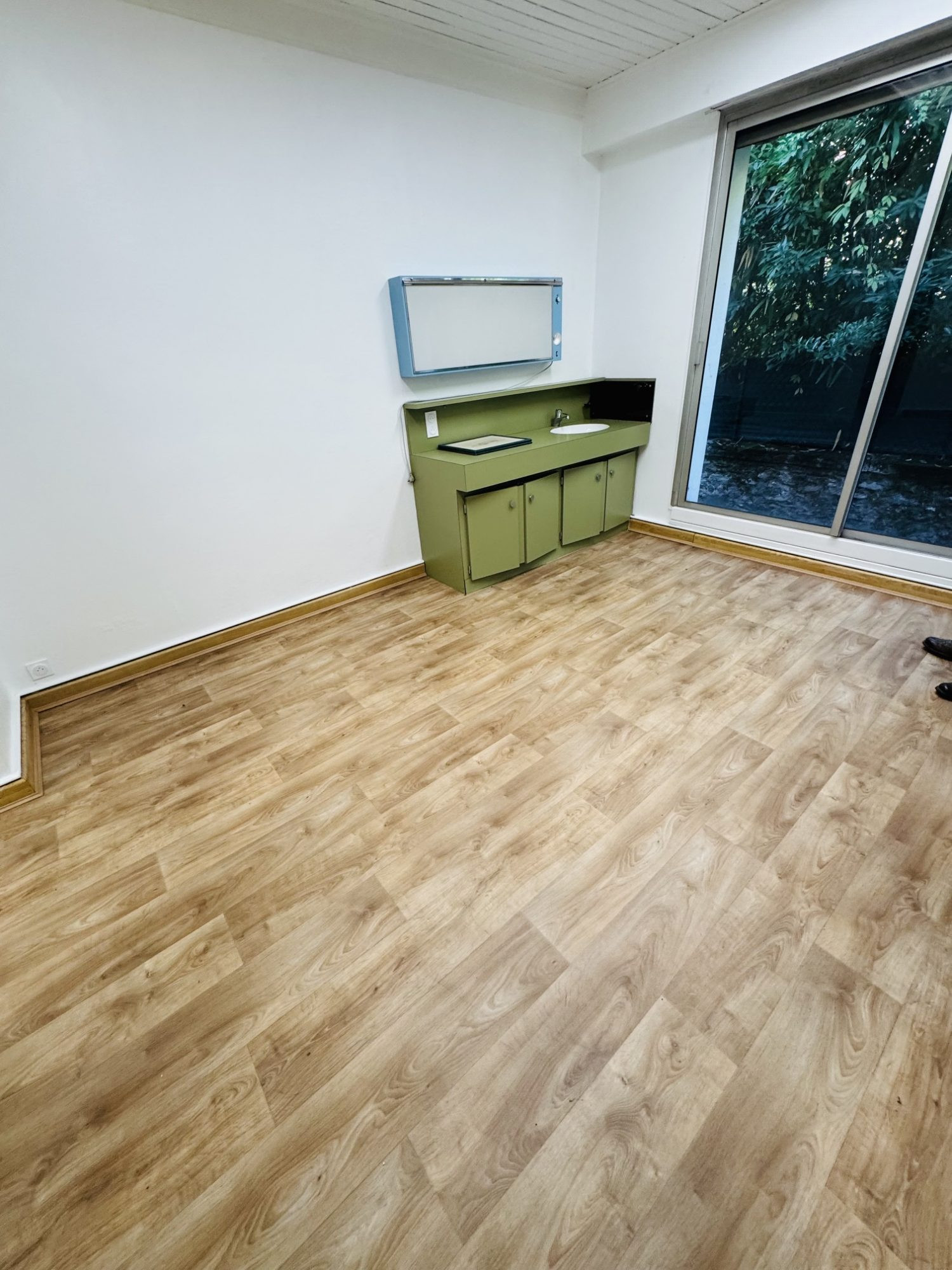 Commercial Real Estate for rent in Dax