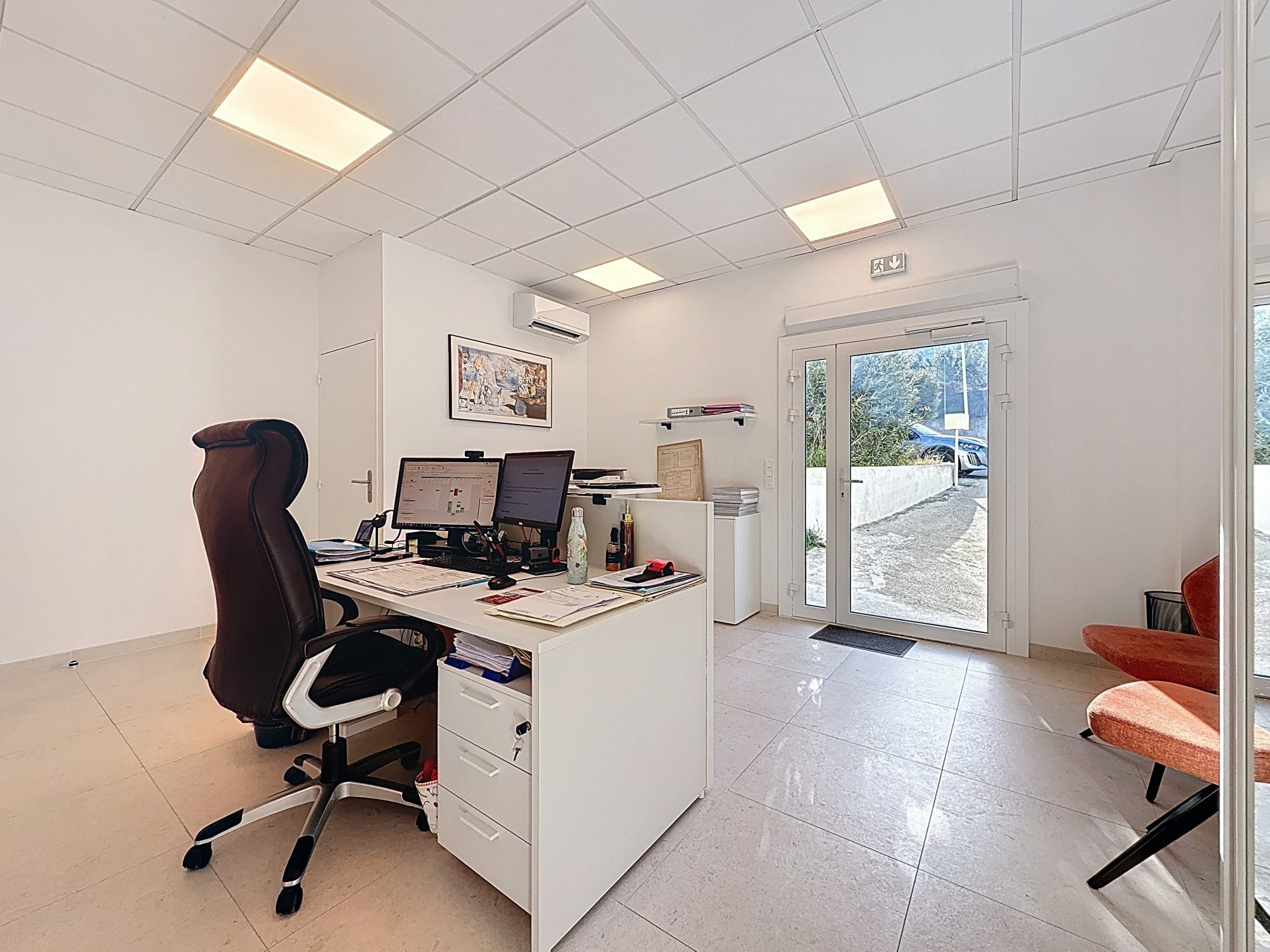 Immobilier pro à louer à Saint-Raphaël