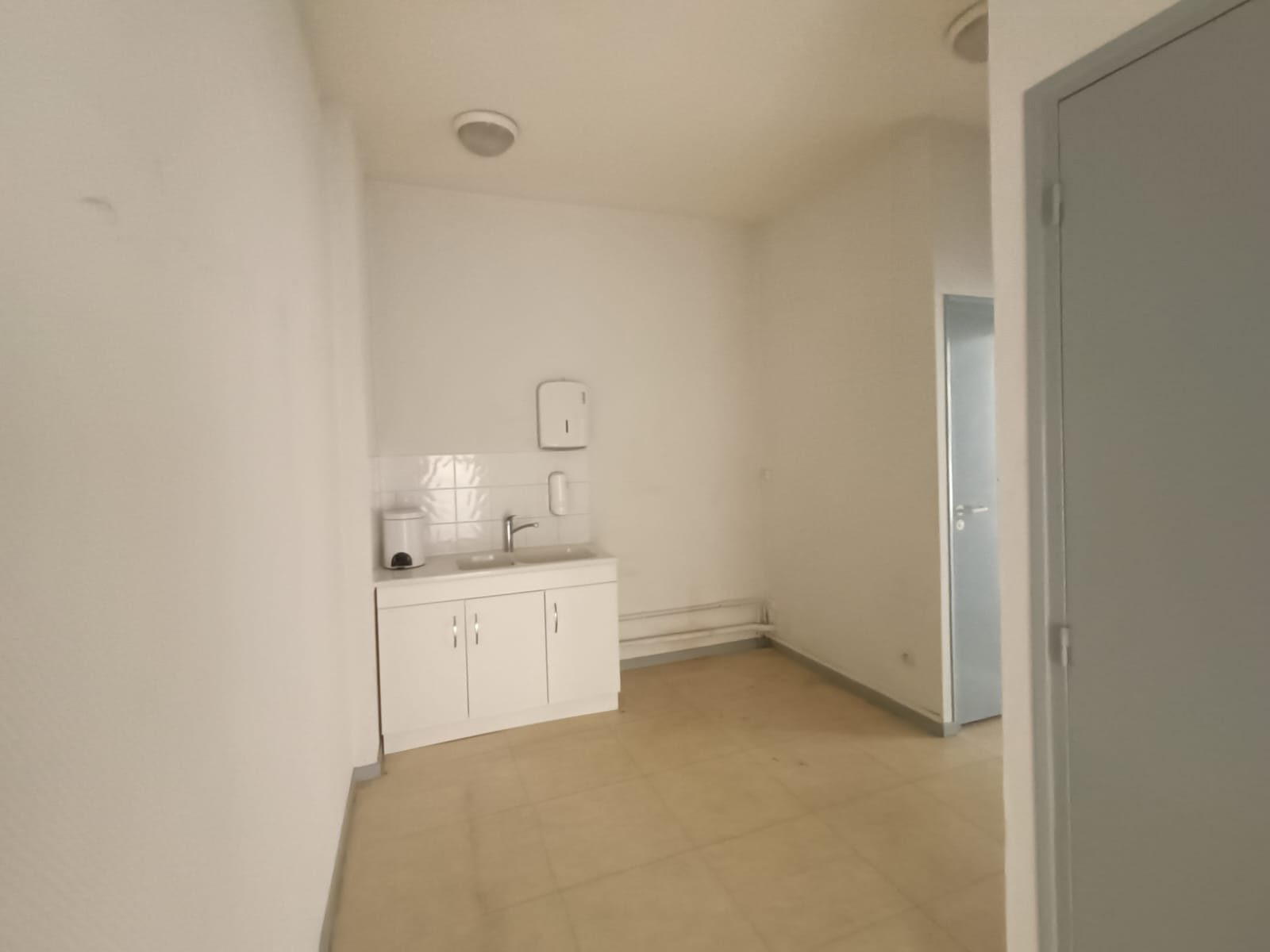 LOCAL COMMERCIAL / PROFESSIONNEL – 132 m² – LYON PART-DIEU