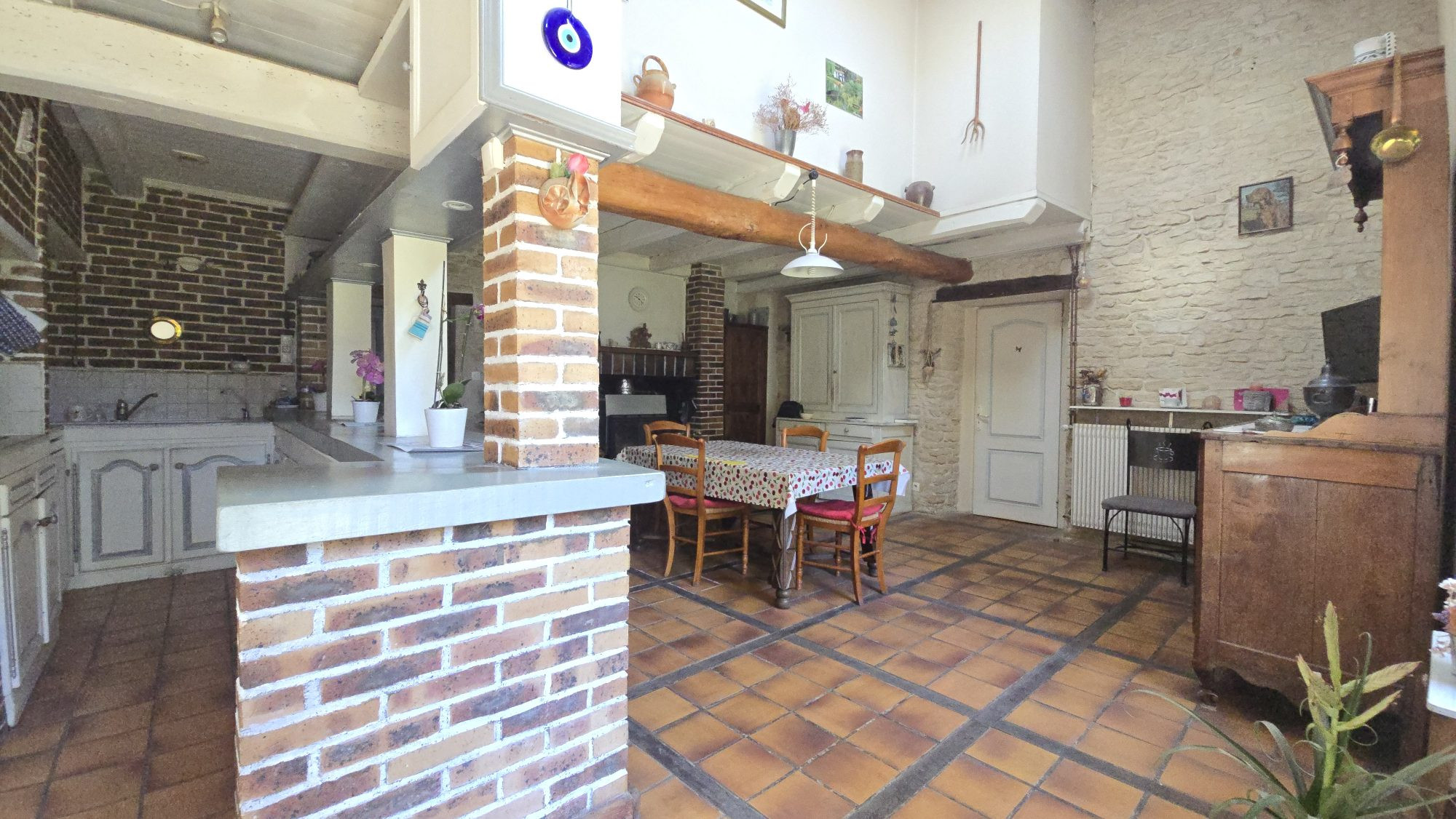 Maison à vendre à Saint-Cyr-du-Doret, 198 m²