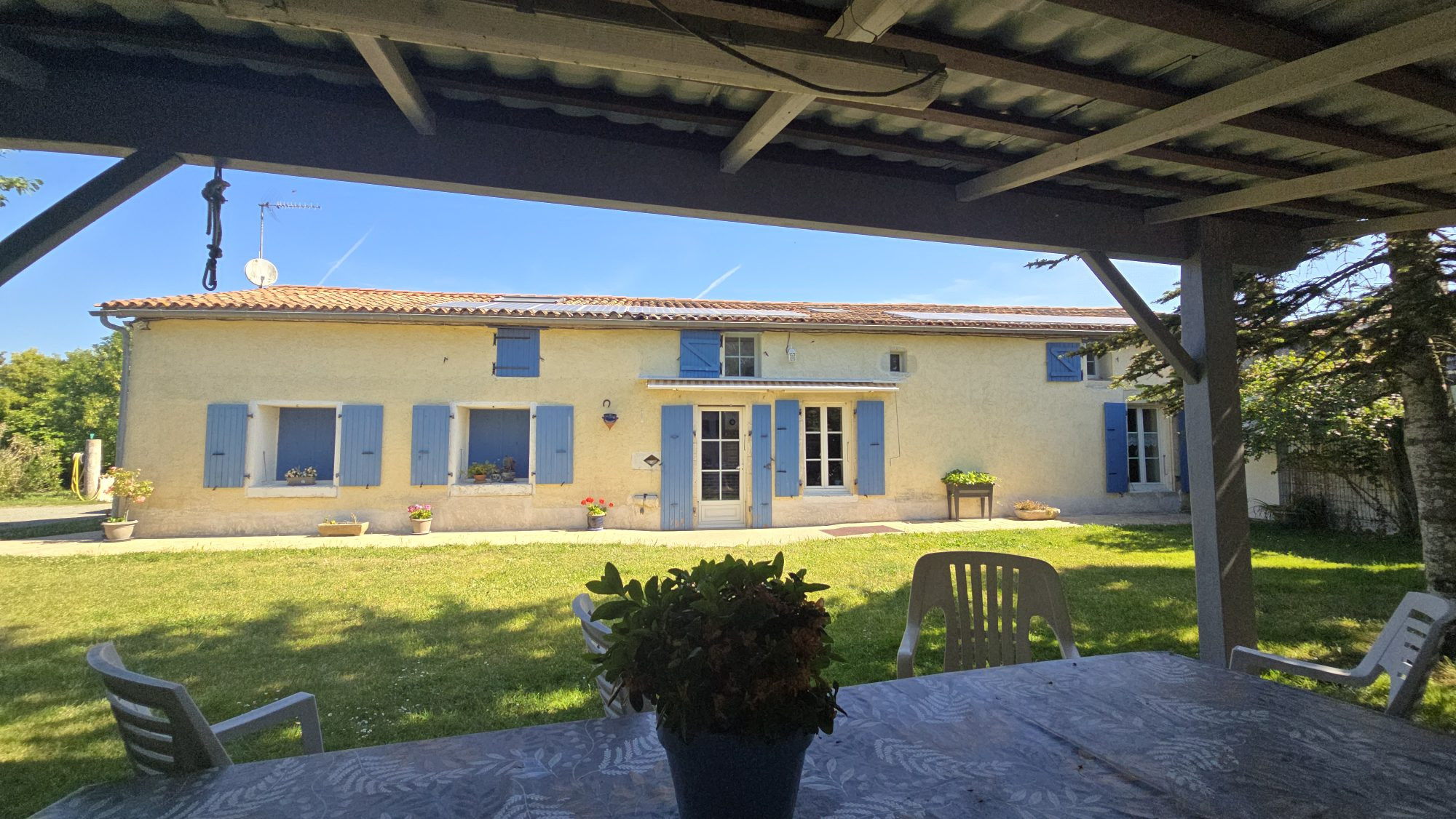 Maison à vendre à Saint-Cyr-du-Doret, 198 m²