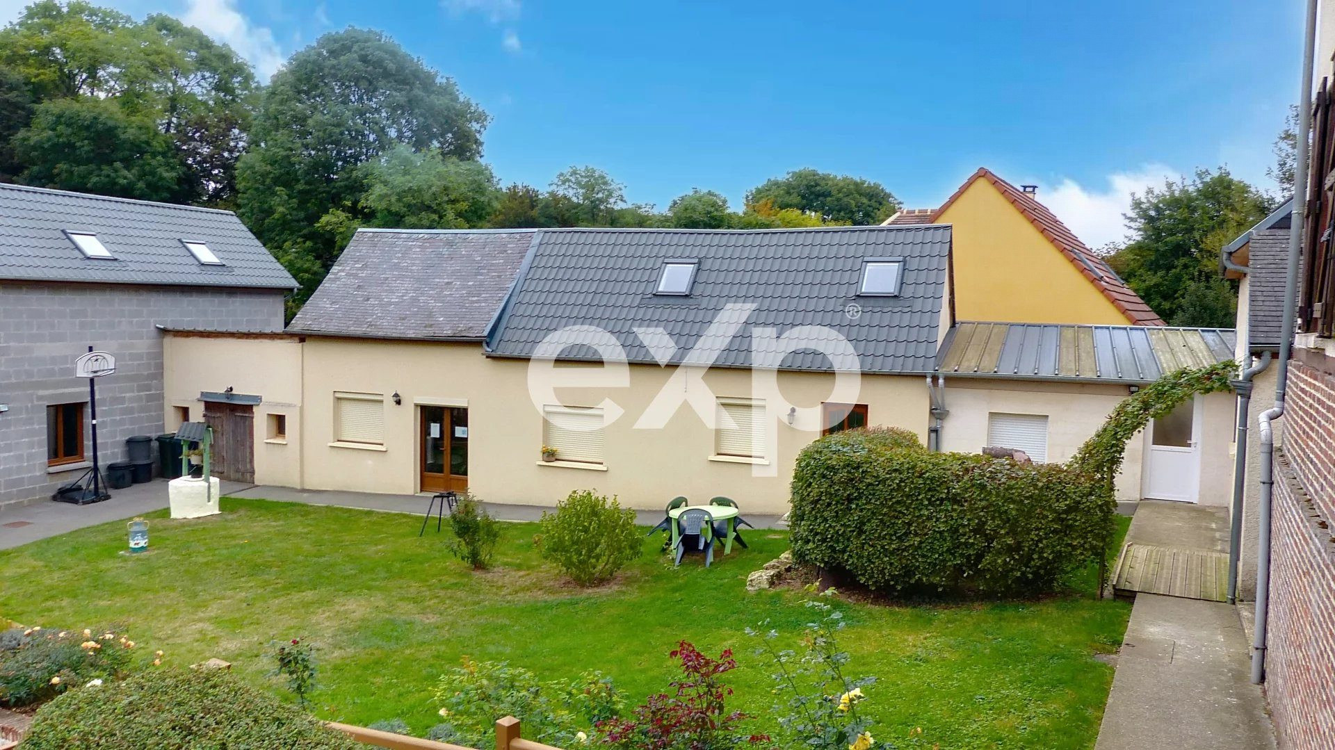 Maison à vendre à Grandvilliers, 550 m²