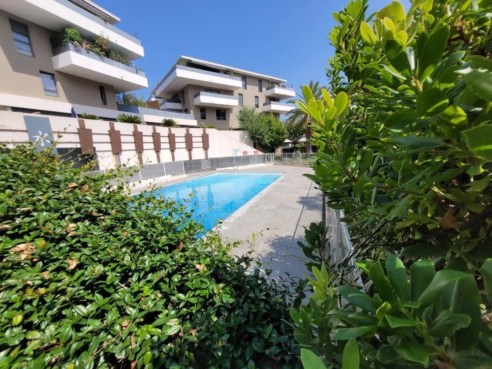 2-BEDROOM APARTMENT WITH TERRACE PARKING AND SWIMMING POOL 5