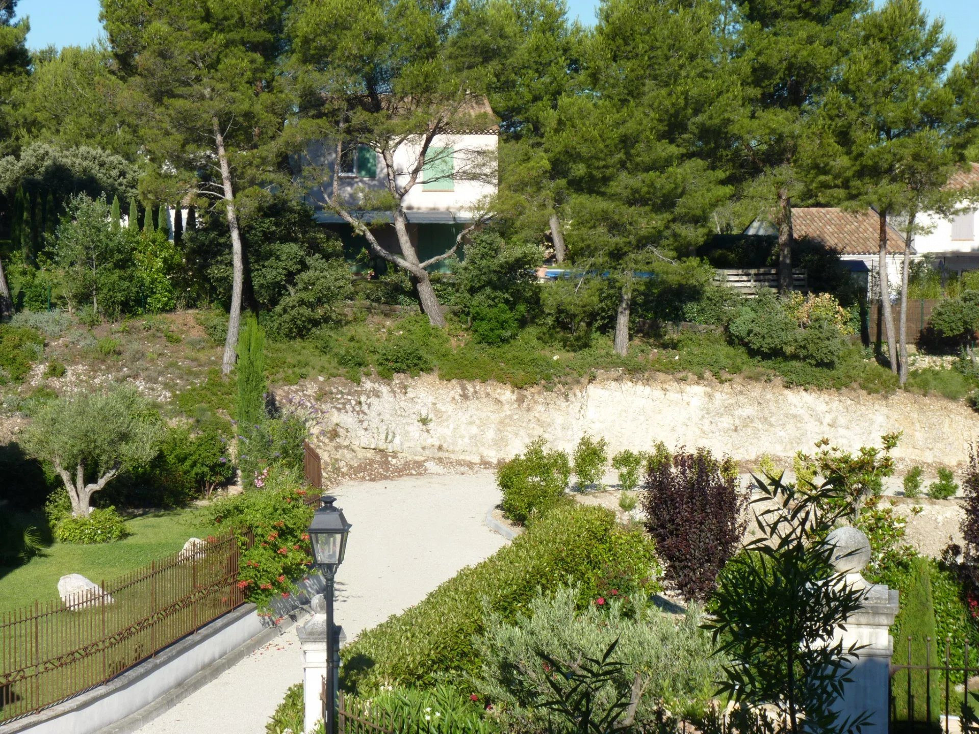 T4 House with new swimming pool for residence and parking in Mallemort 3