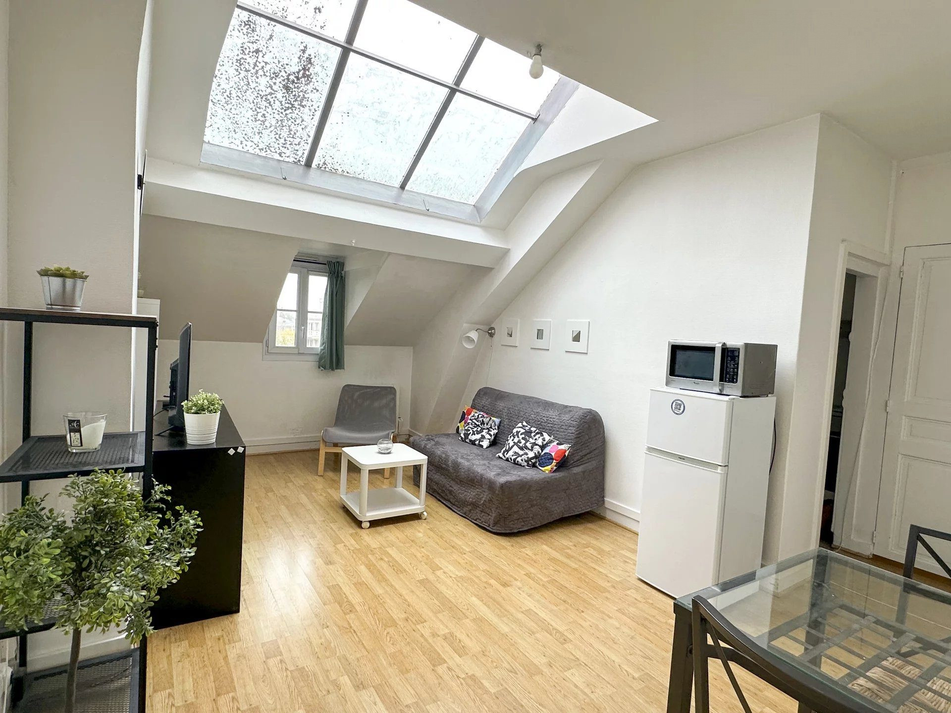 FONTAINEBLEAU - Appartement F2 bis MEUBLÉ avec fort potentiel locatif