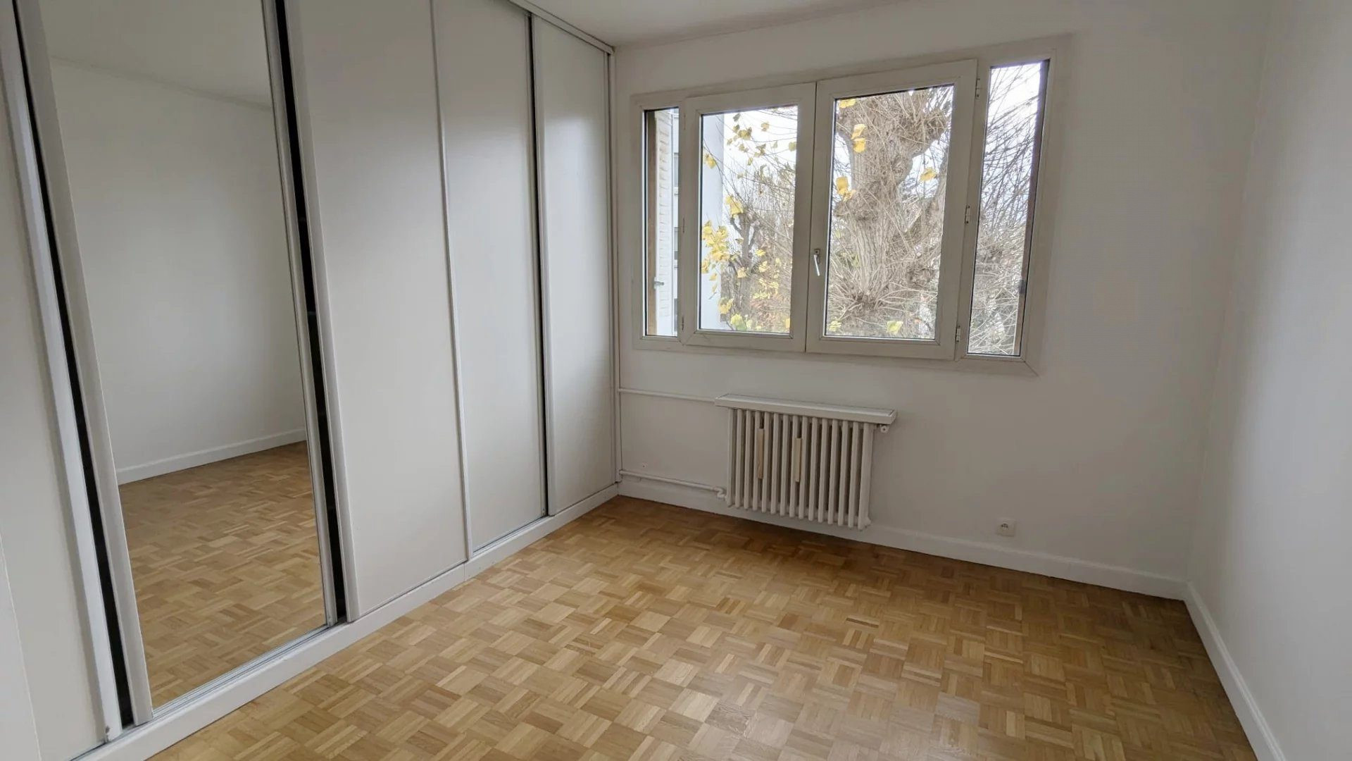 Appartement 4 pièces – Garches centre