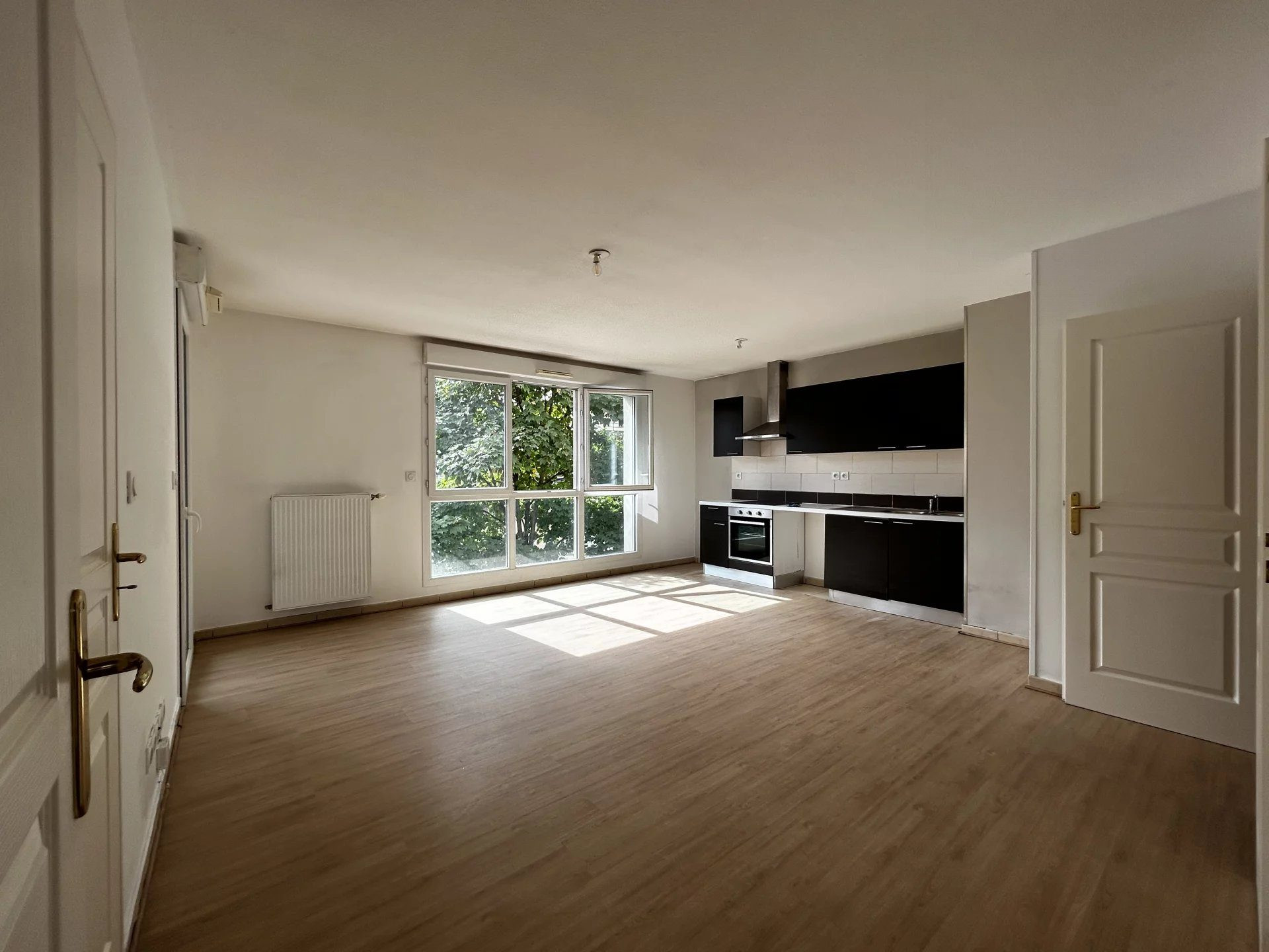 Appartement T4 de 75 m2 + Garage fermé