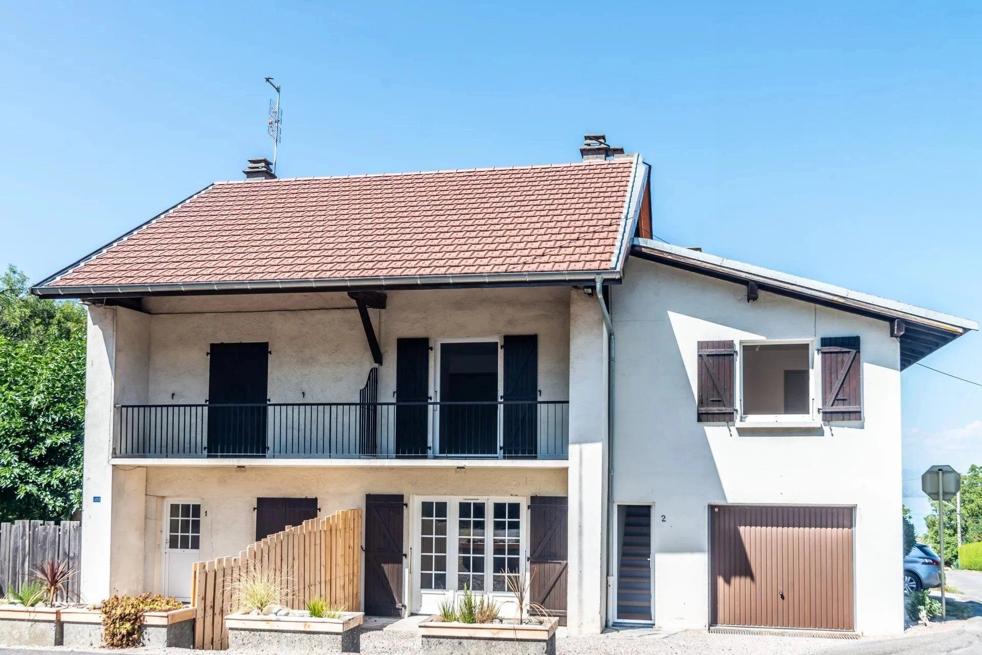 Devenez les premiers propriétaires de ce magnifique appartement T4 de 86 m² entièrement rénové, au sein d’une charmante copropriété à taille humaine.