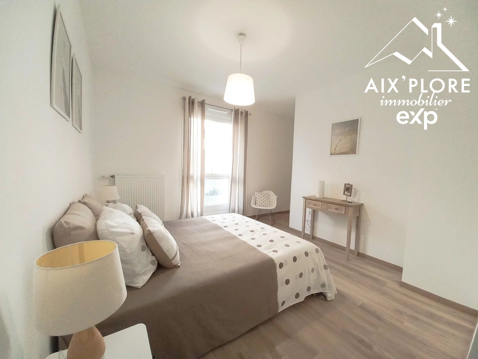 T4 de 83.7 M² avec terrasse et parking