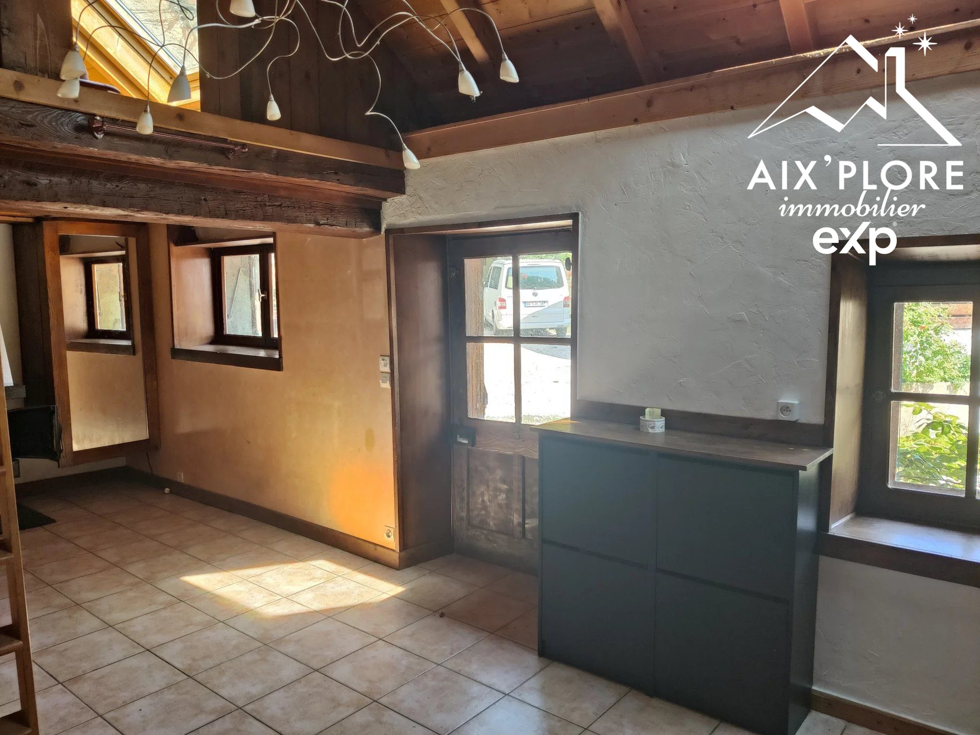 Semi-detached village house 4