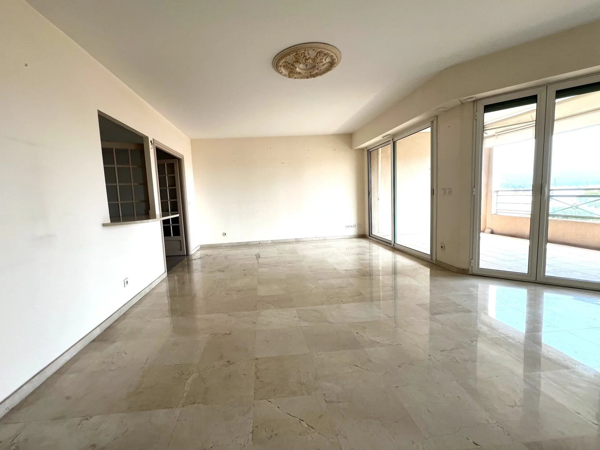 Apartment for sale in Antibes, 108 m²
