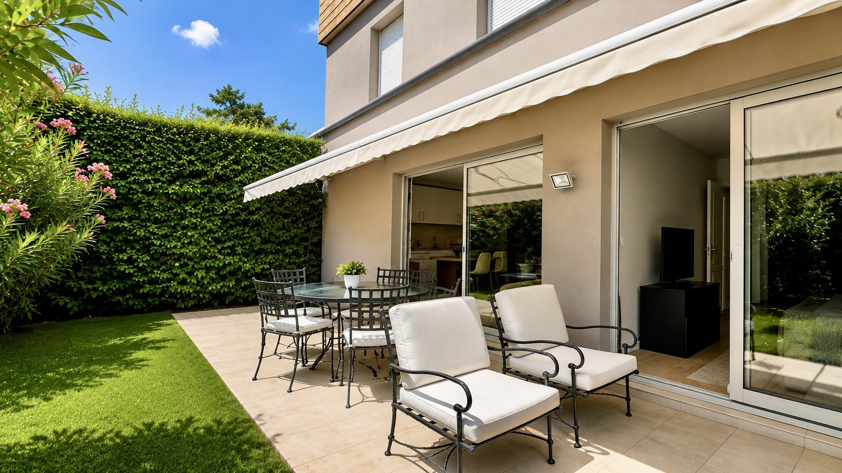 Appartement 2/3 pièces avec jardin à vendre à Valbonne.