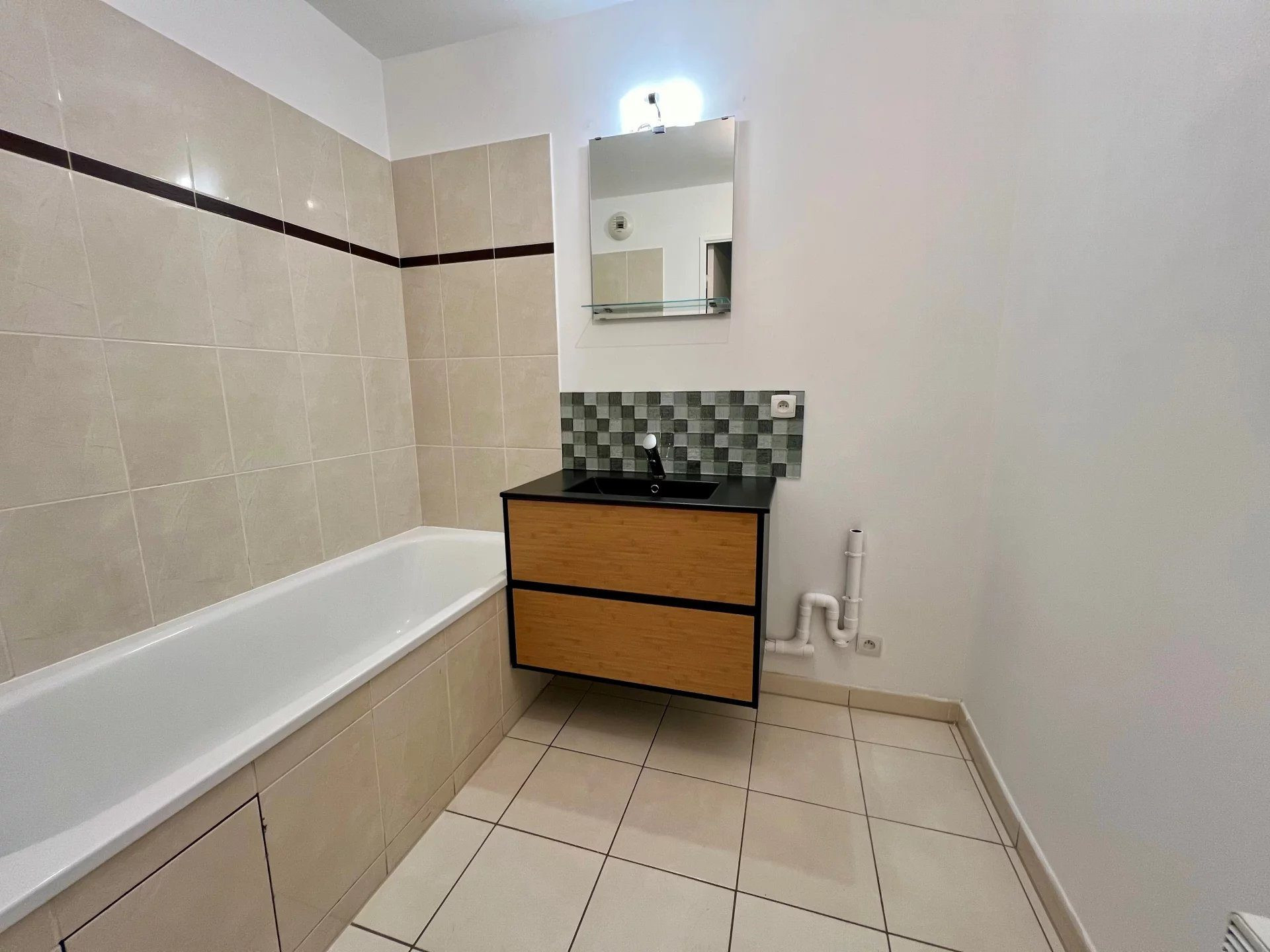 2-BEDROOM TOP FLOOR 4